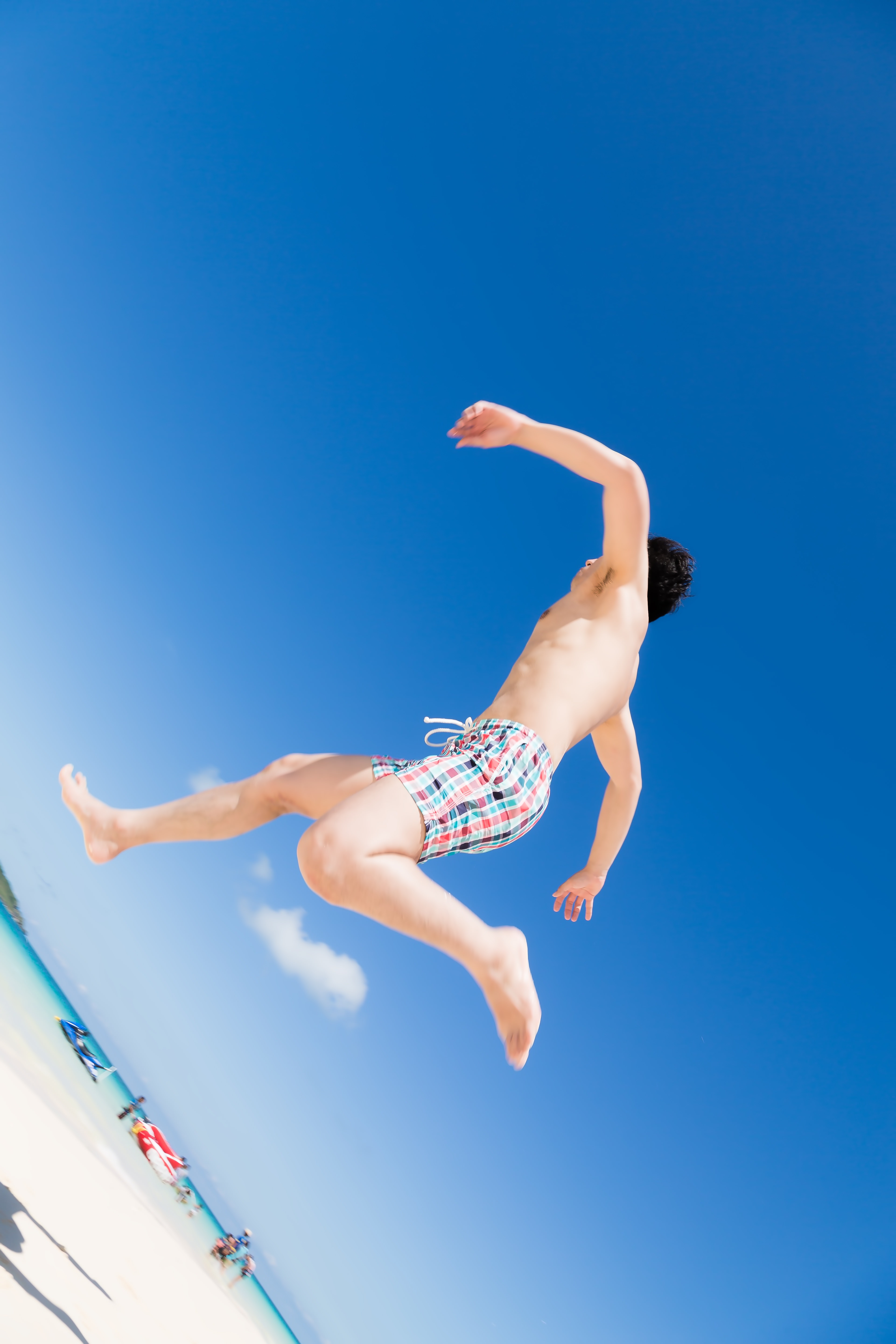 透き通る海 晴れ渡る空 駆け出す男性の無料の写真素材 フリー素材 をダウンロード ぱくたそ 透き通る海 晴れ渡る空 駆け出す男性の無料の写真素材 フリー素材 をダウンロード ぱくたそ