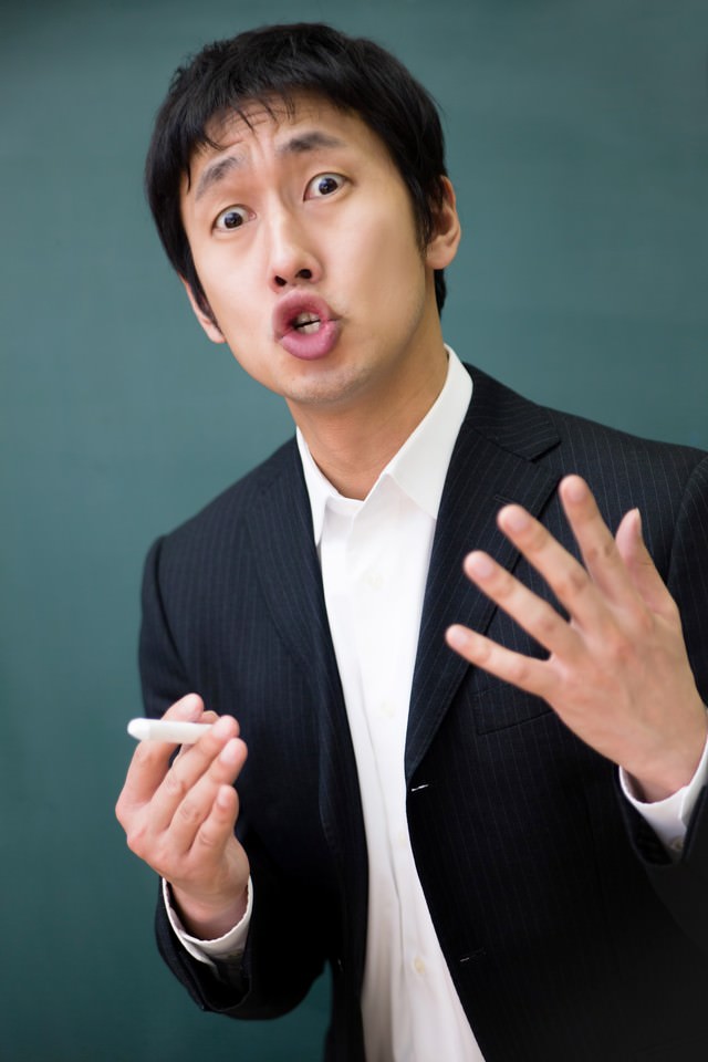 いつやるの っと感情が高ぶる熱血先生の写真を無料ダウンロード フリー素材 ぱくたそ いつやるの っと感情が高ぶる熱血先生の写真を無料ダウンロード フリー素材 ぱくたそ