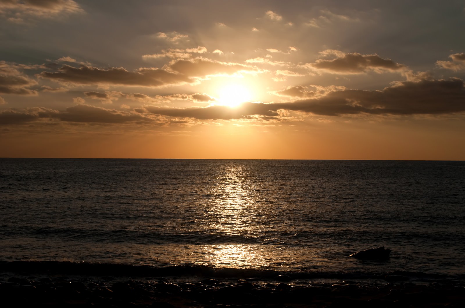 屋久島の海と夕焼けの写真を無料ダウンロード フリー素材 ぱくたそ