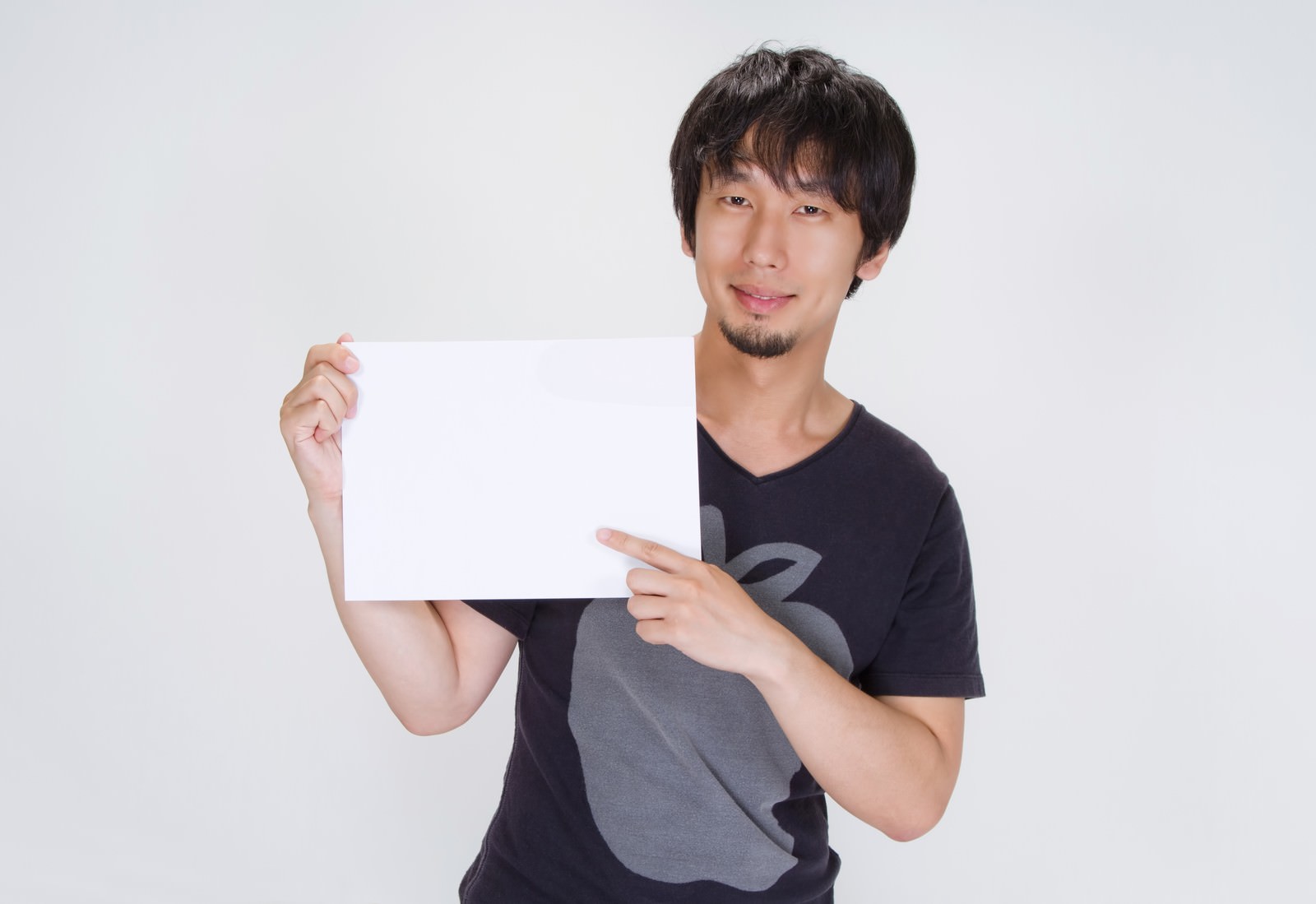 ご案内の白いボードを持つ男性の写真を無料ダウンロード フリー素材 ぱくたそ ご案内の白いボードを持つ男性の写真を無料ダウンロード フリー素材 ぱくたそ