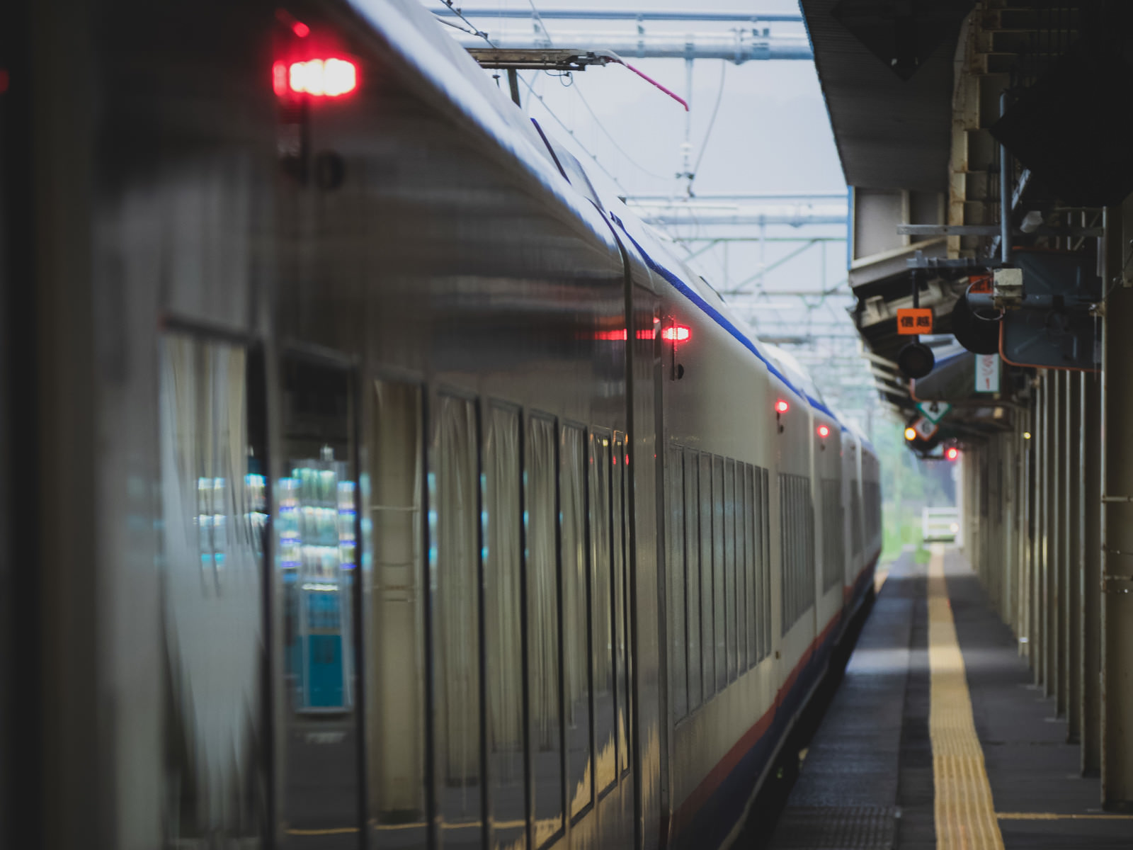 ãé§ãã¼ã ã«åè»ä¸­ã®åºçºåè»ä¸¡é§ãã¼ã ã«åè»ä¸­ã®åºçºåè»ä¸¡ãã®ããªã¼åçç´ æãæ¡å¤§