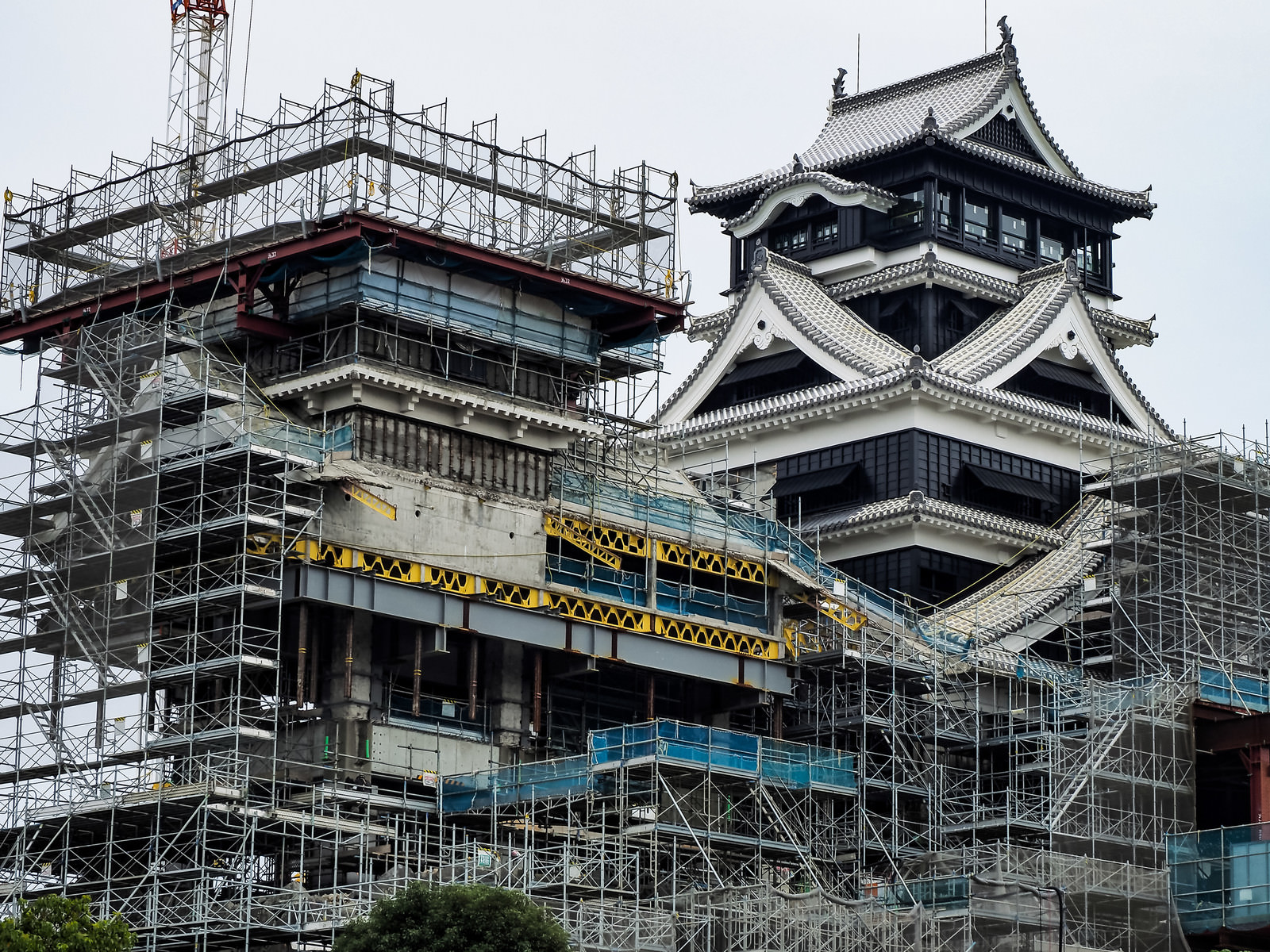 復興中の熊本城 工事中 のフリー素材 ぱくたそ