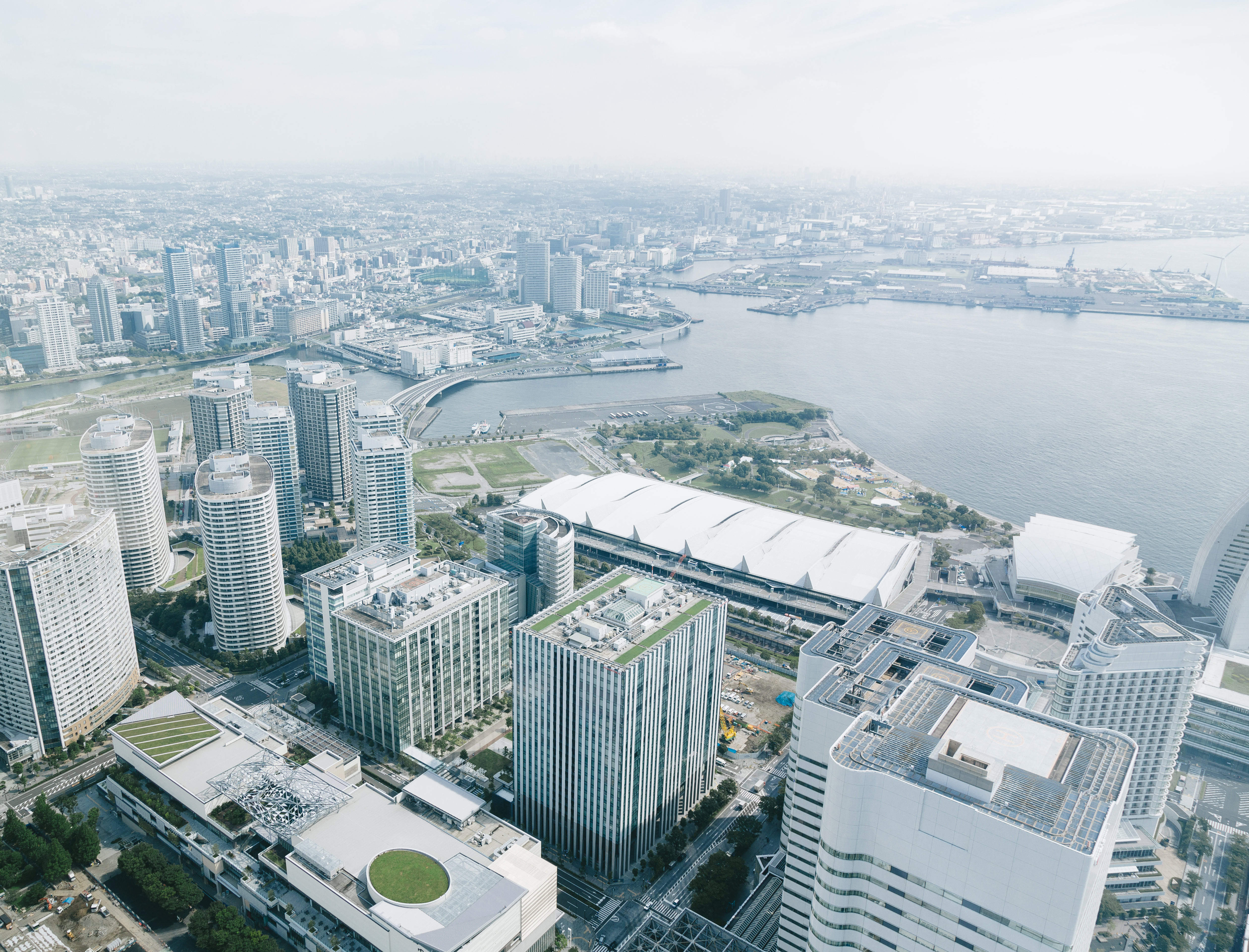 横浜の都市風景 パシフィコ横浜方面 の写真 画像 を無料ダウンロード フリー素材のぱくたそ