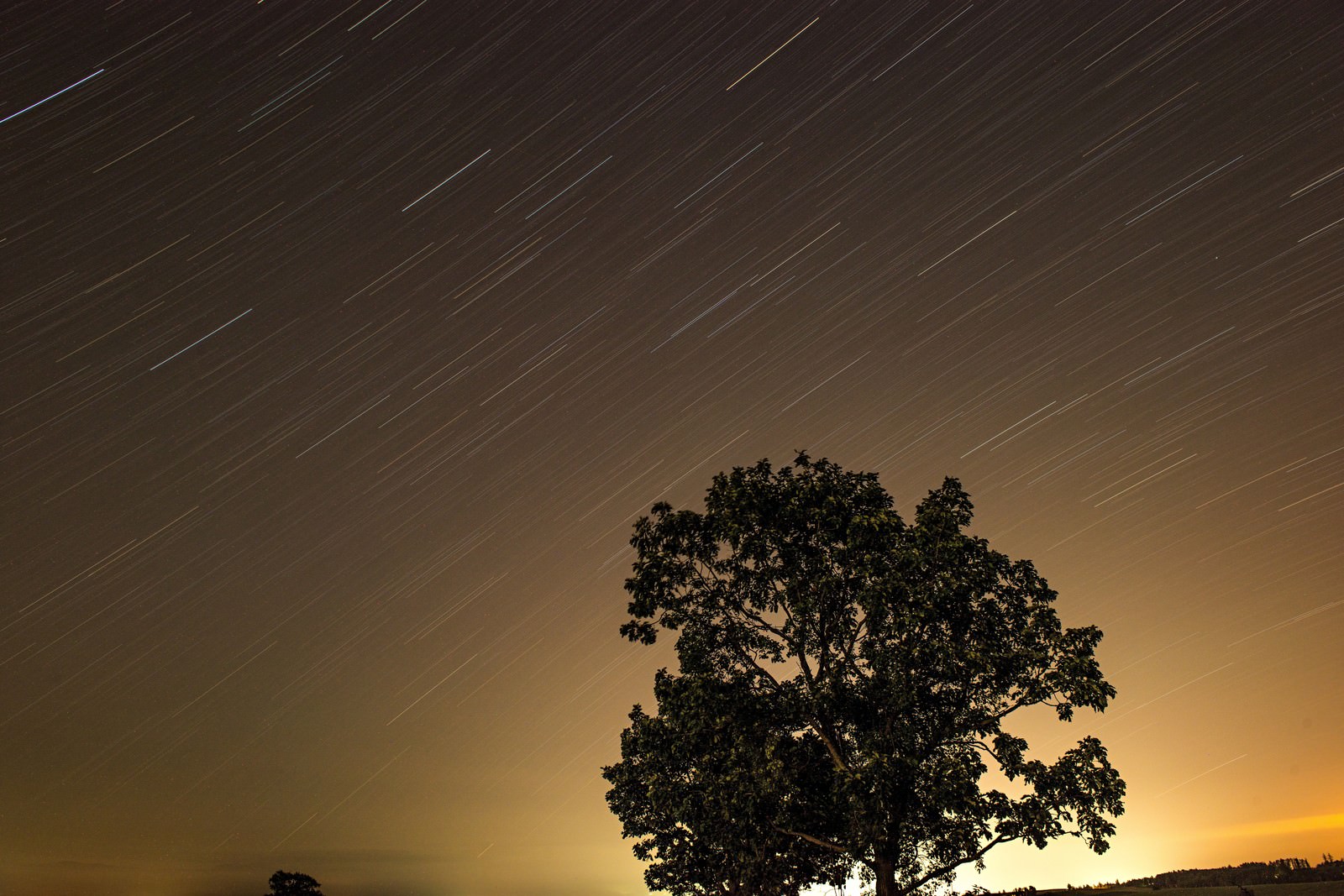 流れる星空の写真素材 ぱくたそ