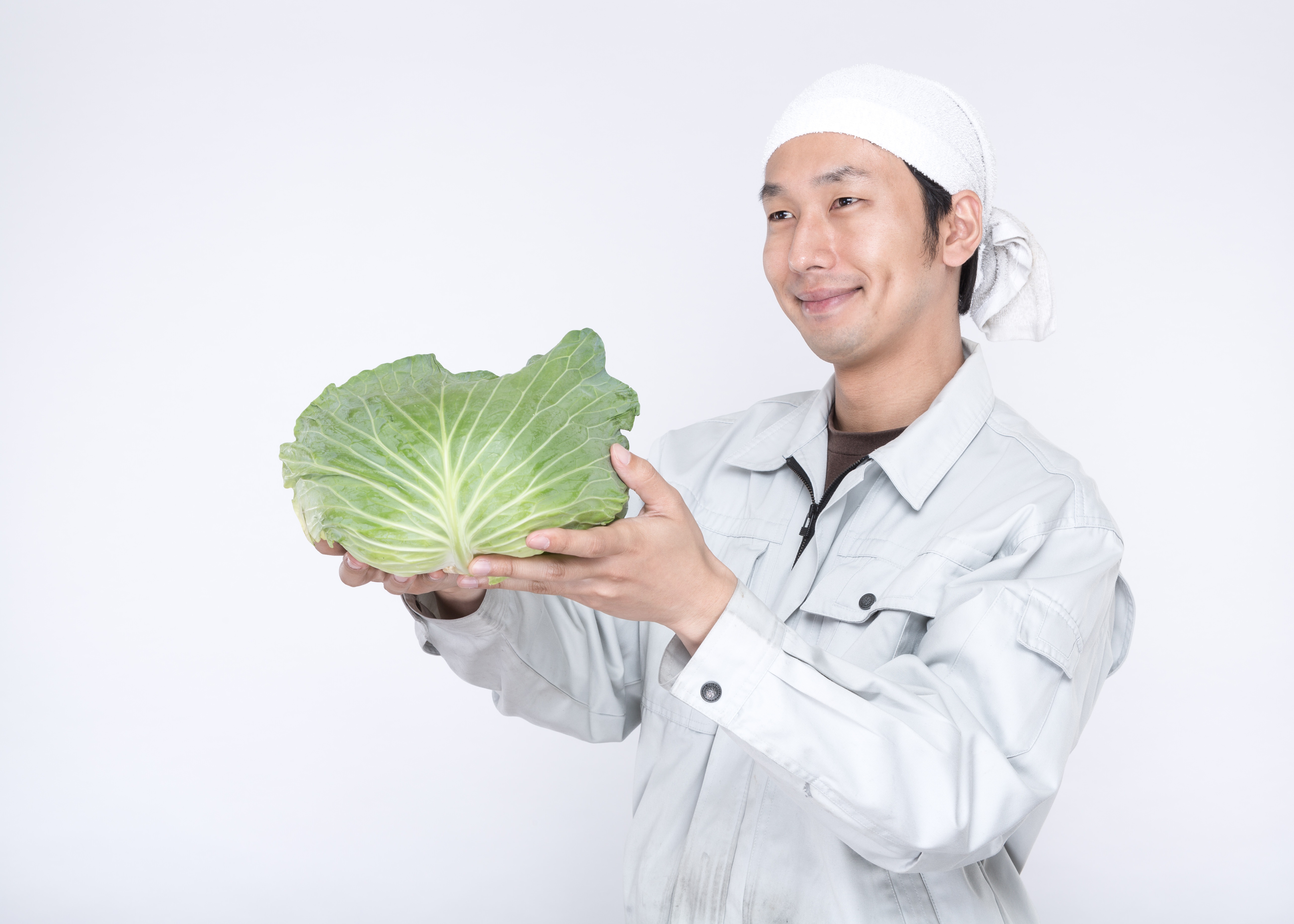 愛情込めて生産した有機野菜を渡す農家の男性の写真 画像 を無料ダウンロード フリー素材のぱくたそ 愛情込めて生産した有機野菜を渡す農家の男性の写真 画像 を無料ダウンロード フリー素材のぱくたそ