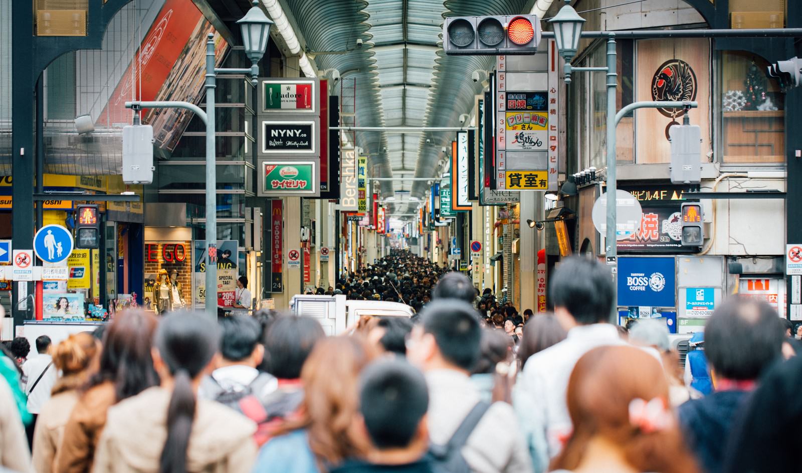 大阪道頓堀の人混みの写真素材 ぱくたそ