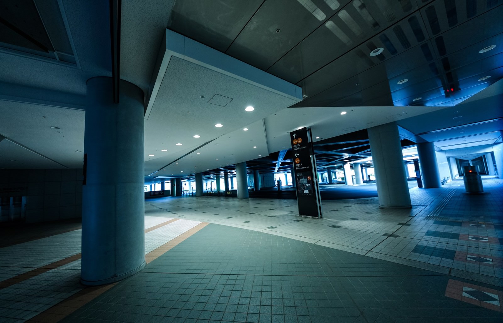 東京ビッグサイトのロータリーの写真 画像 を無料ダウンロード フリー素材のぱくたそ 東京ビッグサイトのロータリーの写真 画像 を無料ダウンロード フリー素材のぱくたそ