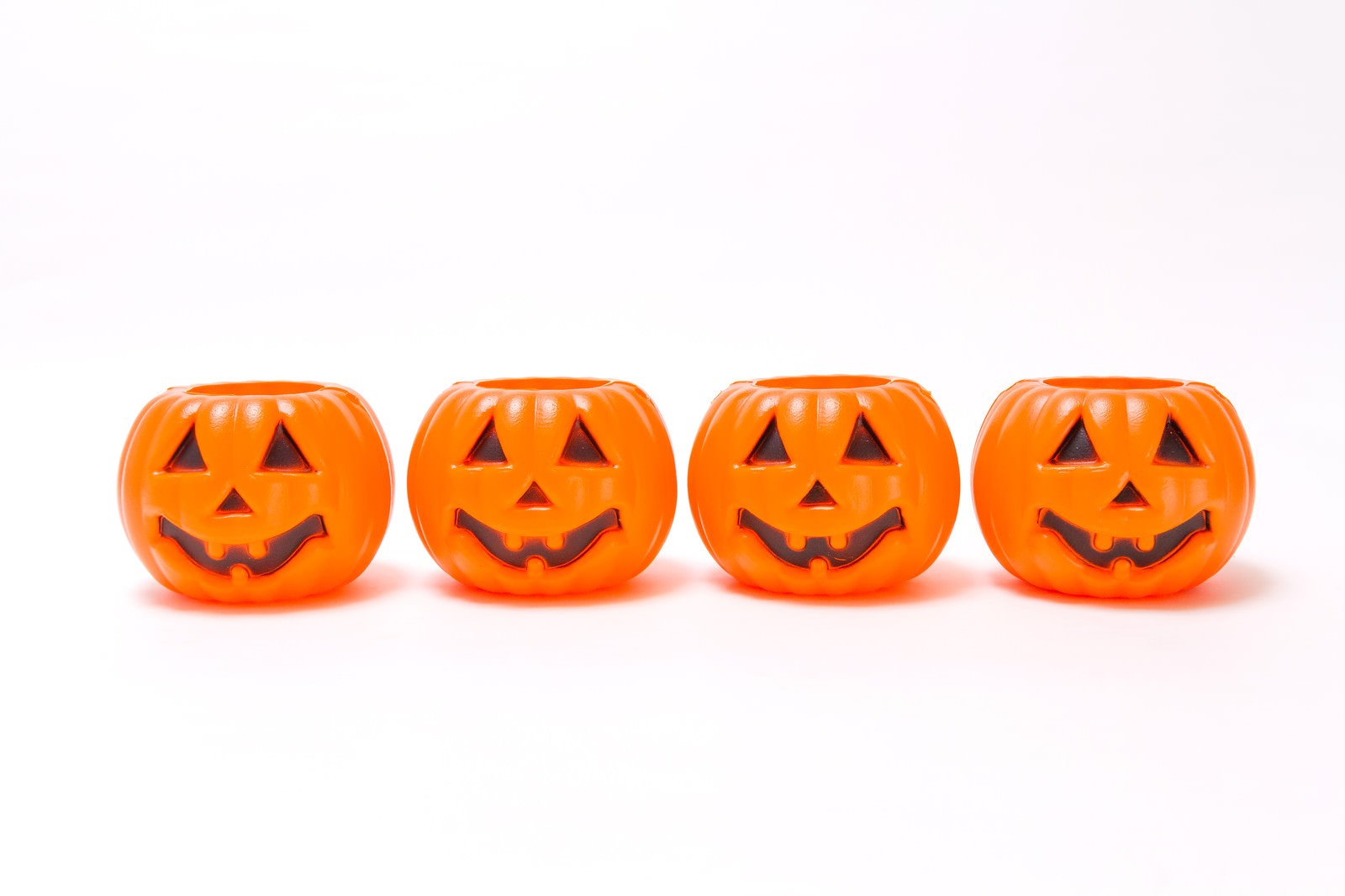 一列に並んだハロウィンかぼちゃの無料の写真素材 フリー素材 をダウンロード ぱくたそ