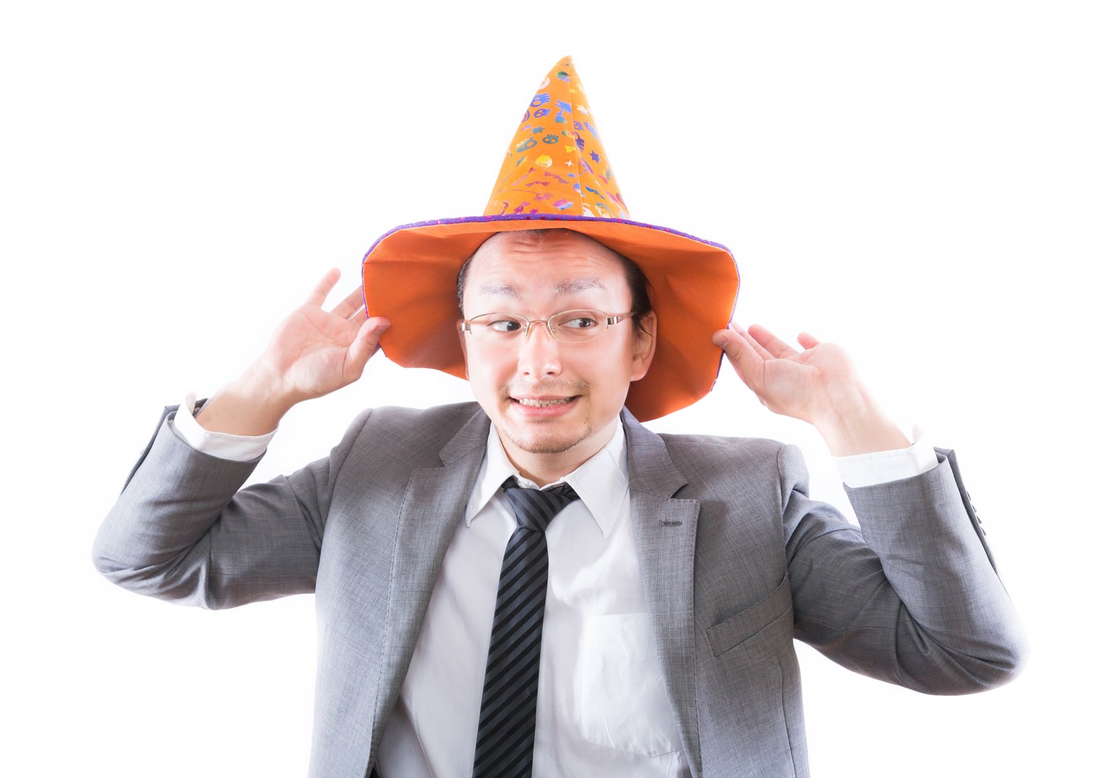 「日本のハロウィン文化に触れハロウィンを部下に強要する外資系サラリーマン」の写真［モデル：Max_Ezaki］