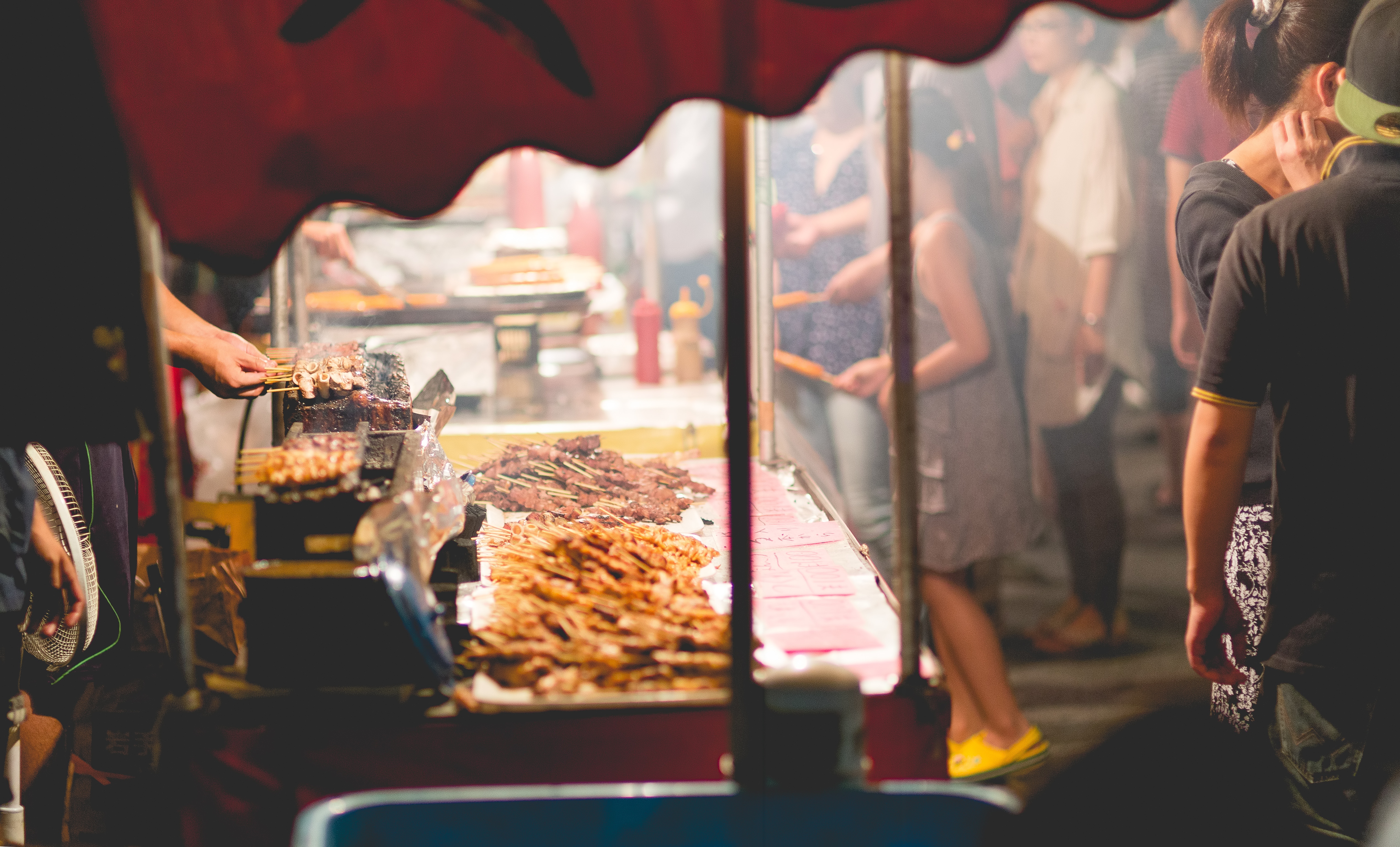 お祭りの屋台 焼き鳥 の写真 画像 フリー素材 ぱくたそ