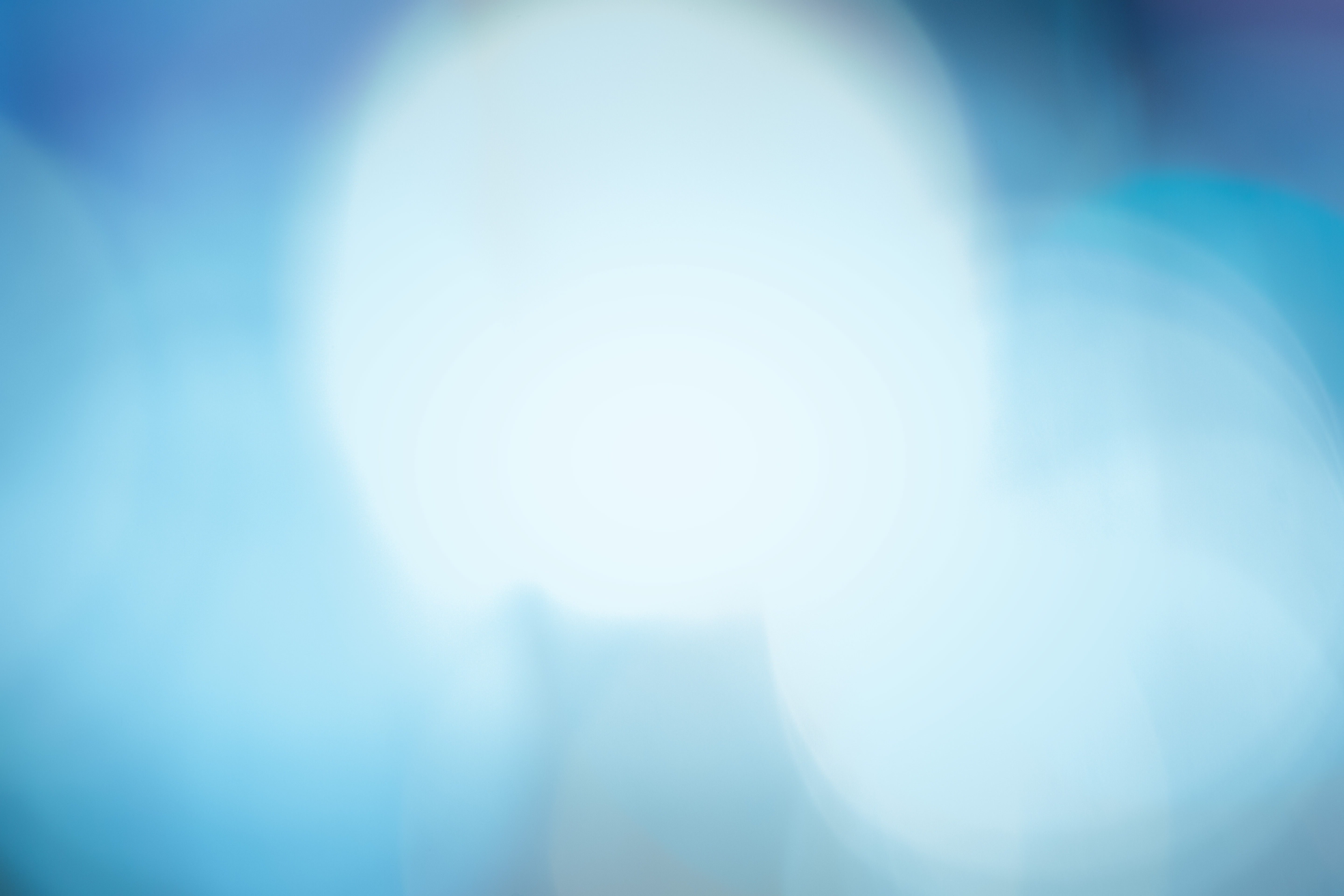 青く寂しい光のボケの写真素材 ぱくたそ