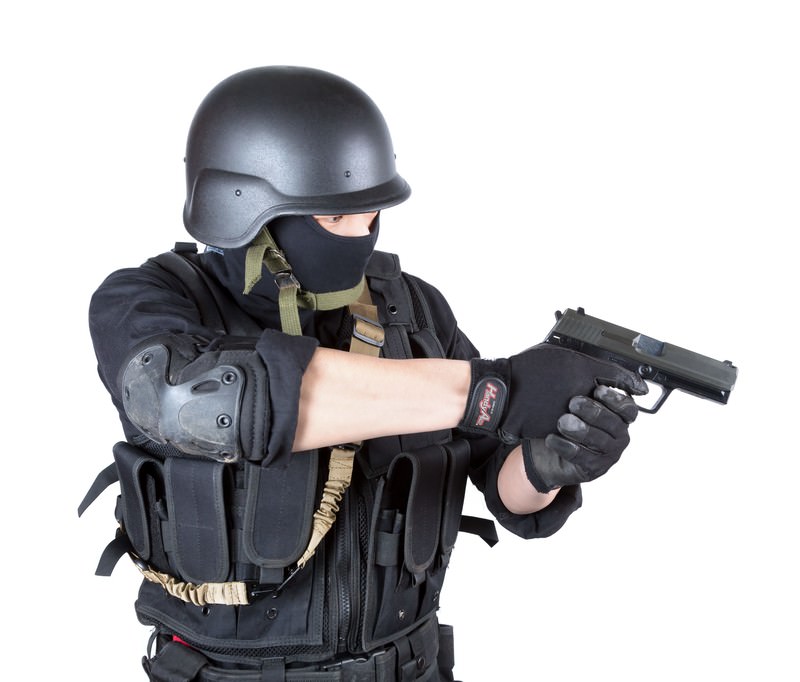 拳銃を構える特殊部隊の写真を無料ダウンロード フリー素材 ぱくたそ 拳銃を構える特殊部隊の写真を無料ダウンロード フリー素材 ぱくたそ