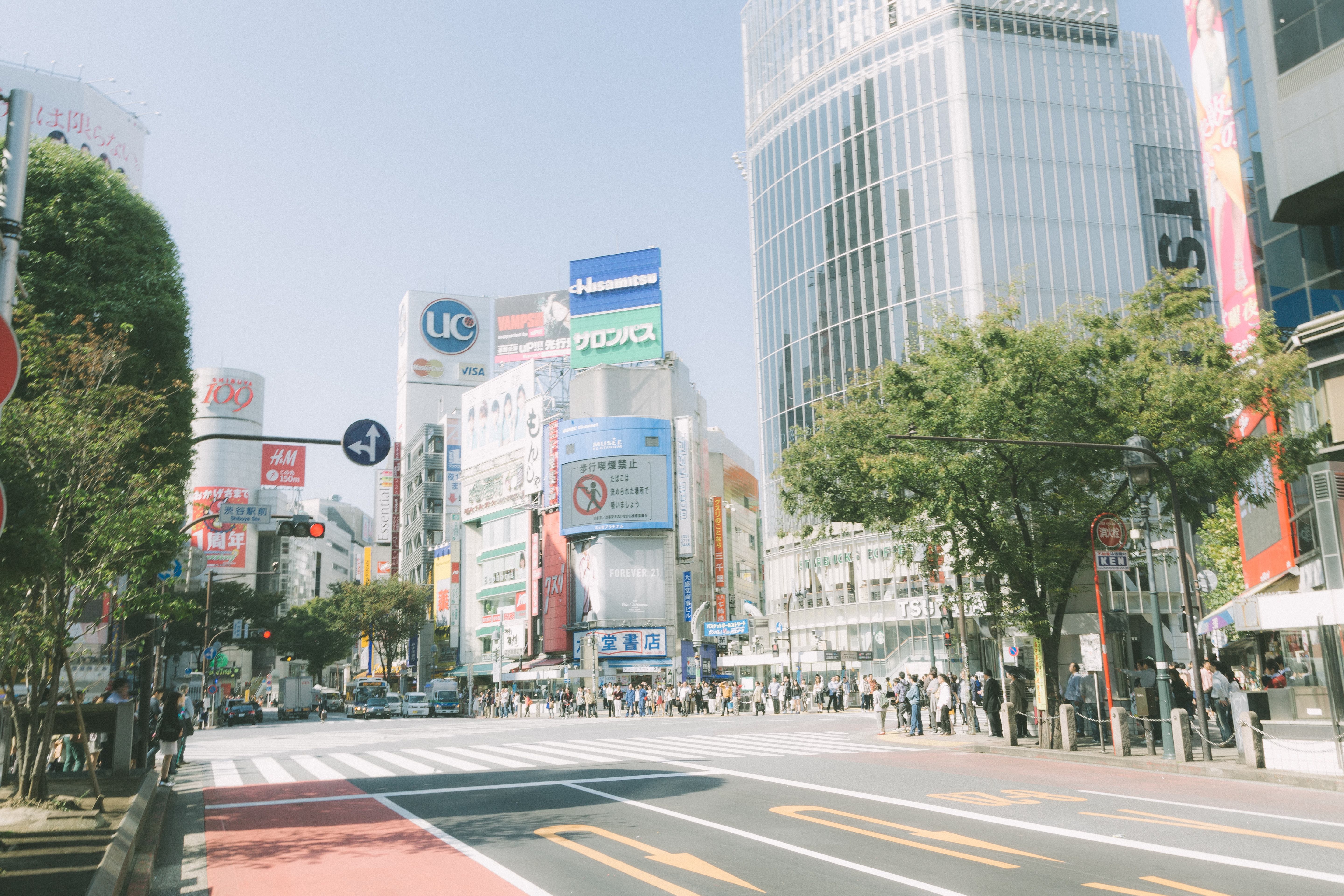 渋谷駅前のスクランブル交差点の写真を無料ダウンロード フリー素材 ぱくたそ 渋谷駅前のスクランブル交差点の写真を無料ダウンロード フリー素材 ぱくたそ