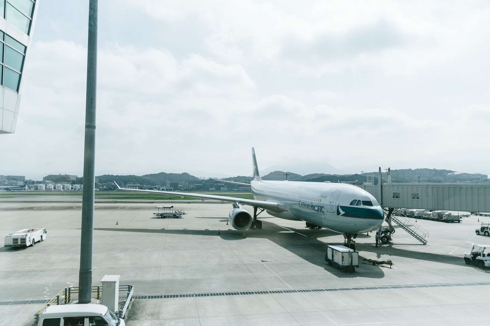 「空港と旅客機空港と旅客機」のフリー写真素材