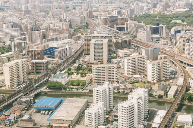 高層マンションが立ち並ぶ福岡空港近く