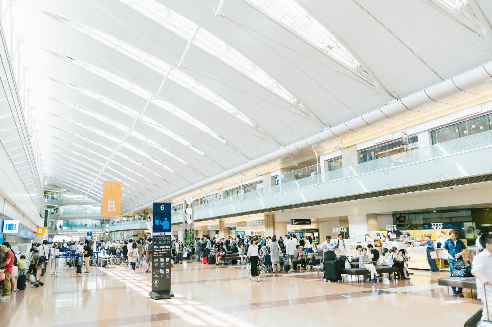 「羽田空港第2ターミナル | 写真の無料素材・フリー素材 - ぱくたそ」の写真