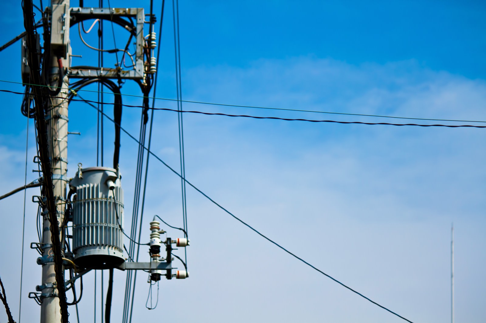 真夏日の電柱と青空の写真 画像 を無料ダウンロード フリー素材のぱくたそ 真夏日の電柱と青空の写真 画像 を無料ダウンロード フリー素材のぱくたそ