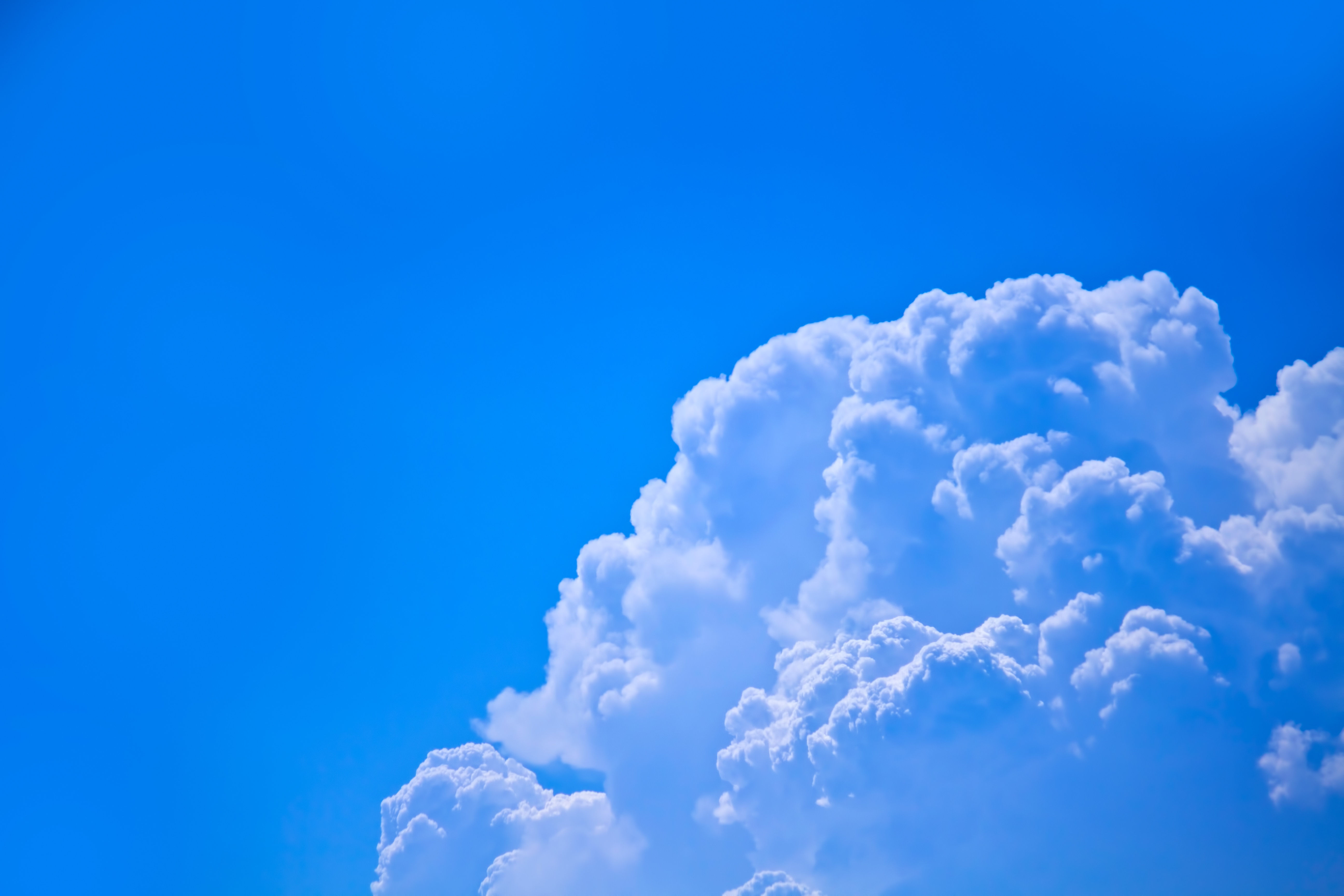 真夏の入道雲の写真素材 ぱくたそ