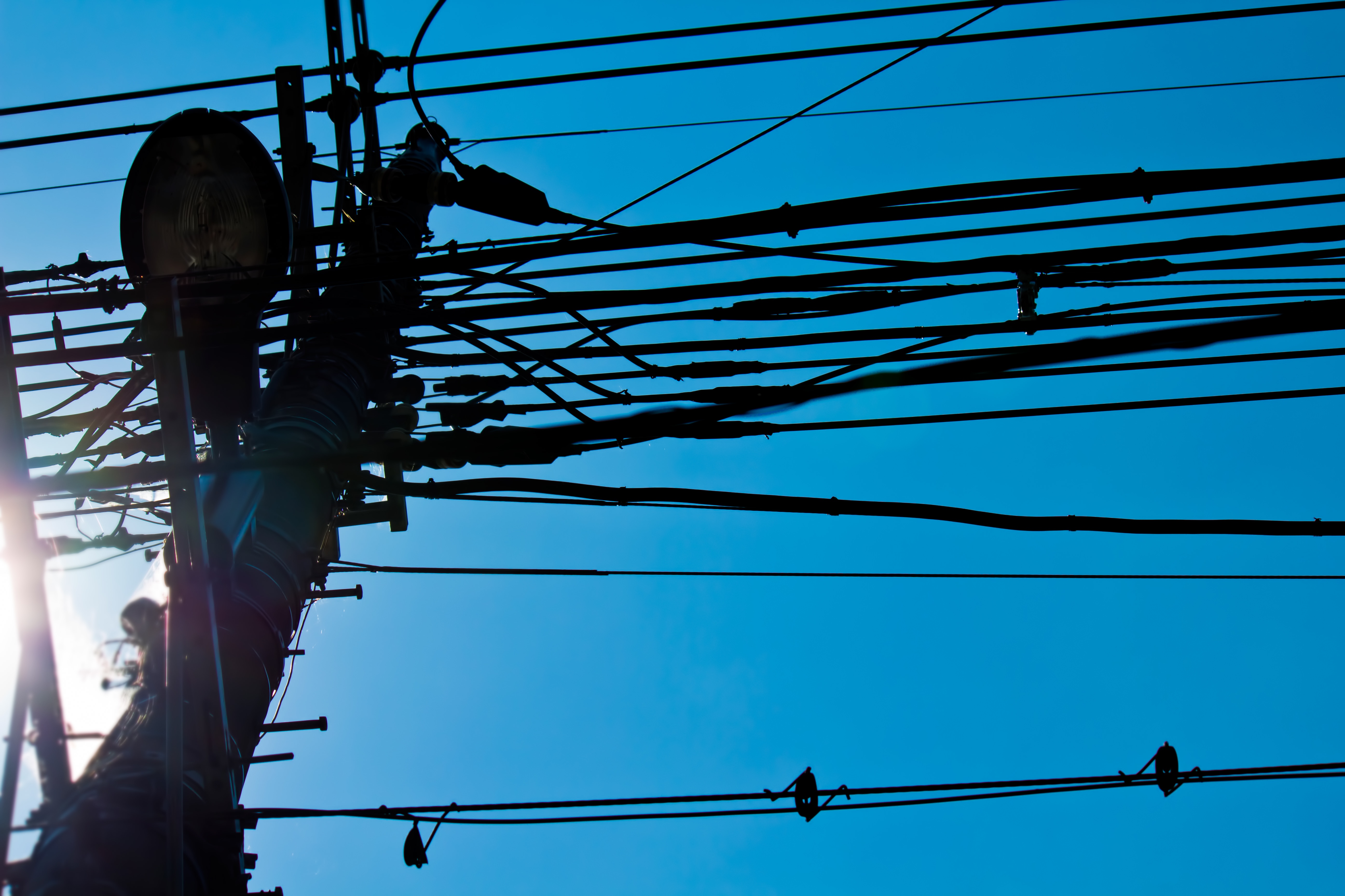 逆光と電柱の写真素材 ぱくたそ