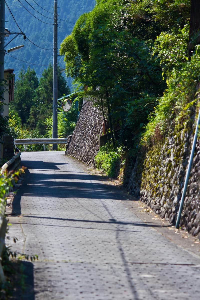 「田舎の坂道」の写真