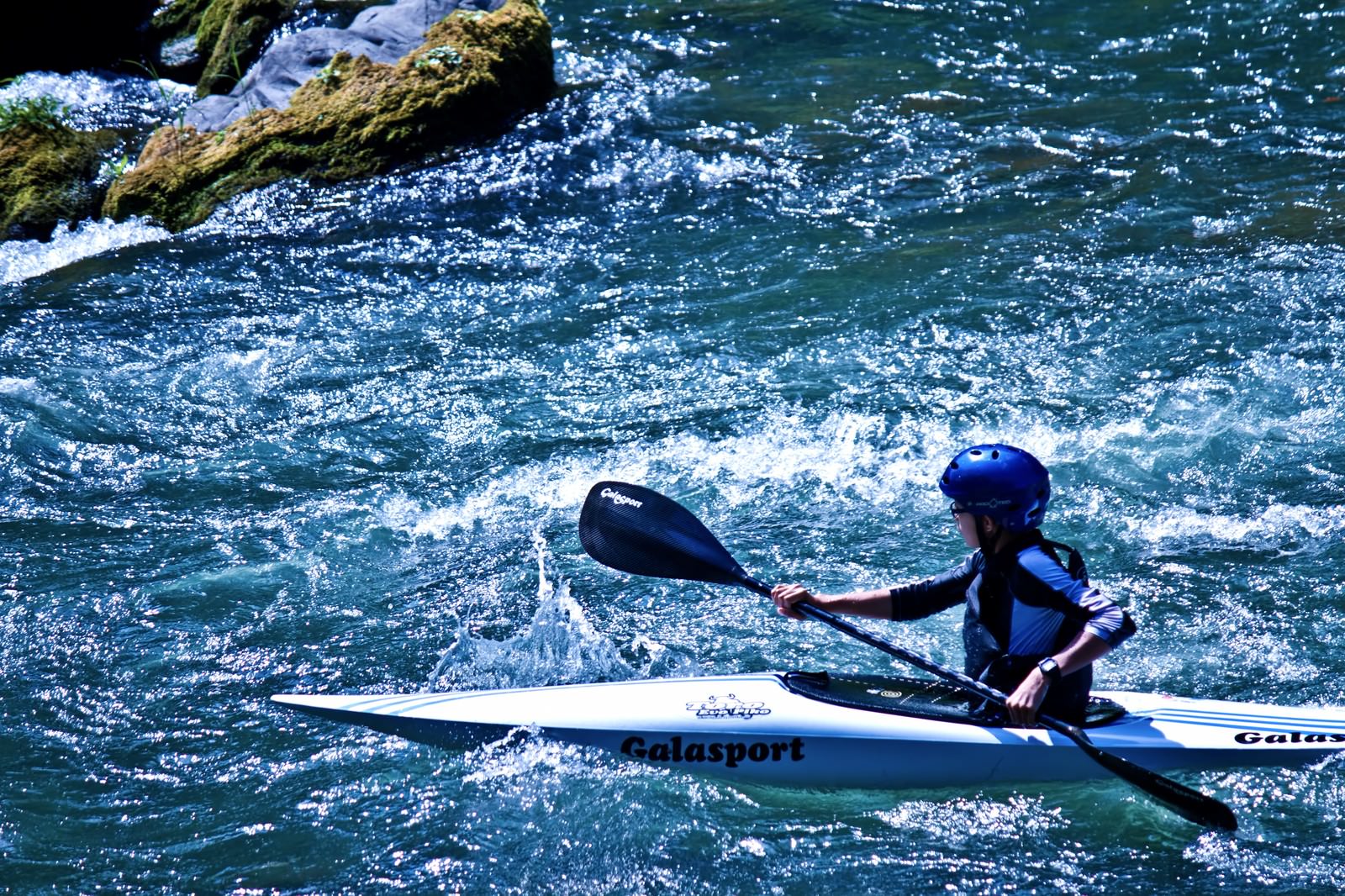 カヌーとカヤックの違い 目的別の選び方 体験 アウトドア スポーツ情報ならmayonez