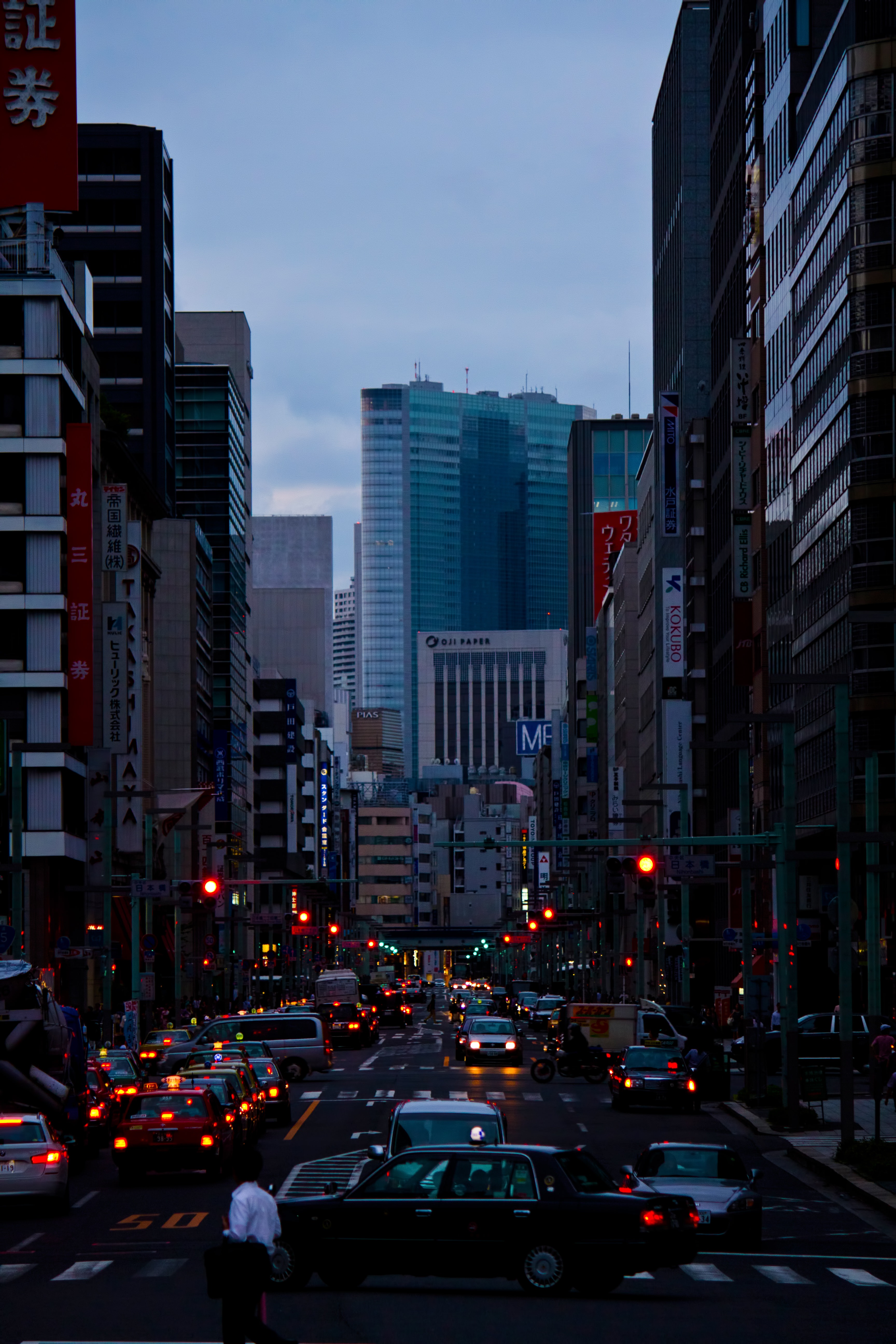 日本橋のオフィス街の写真素材 ぱくたそ