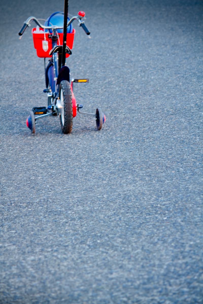補助輪付き自転車の写真を無料ダウンロード フリー素材 ぱくたそ 補助輪付き自転車の写真を無料ダウンロード フリー素材 ぱくたそ