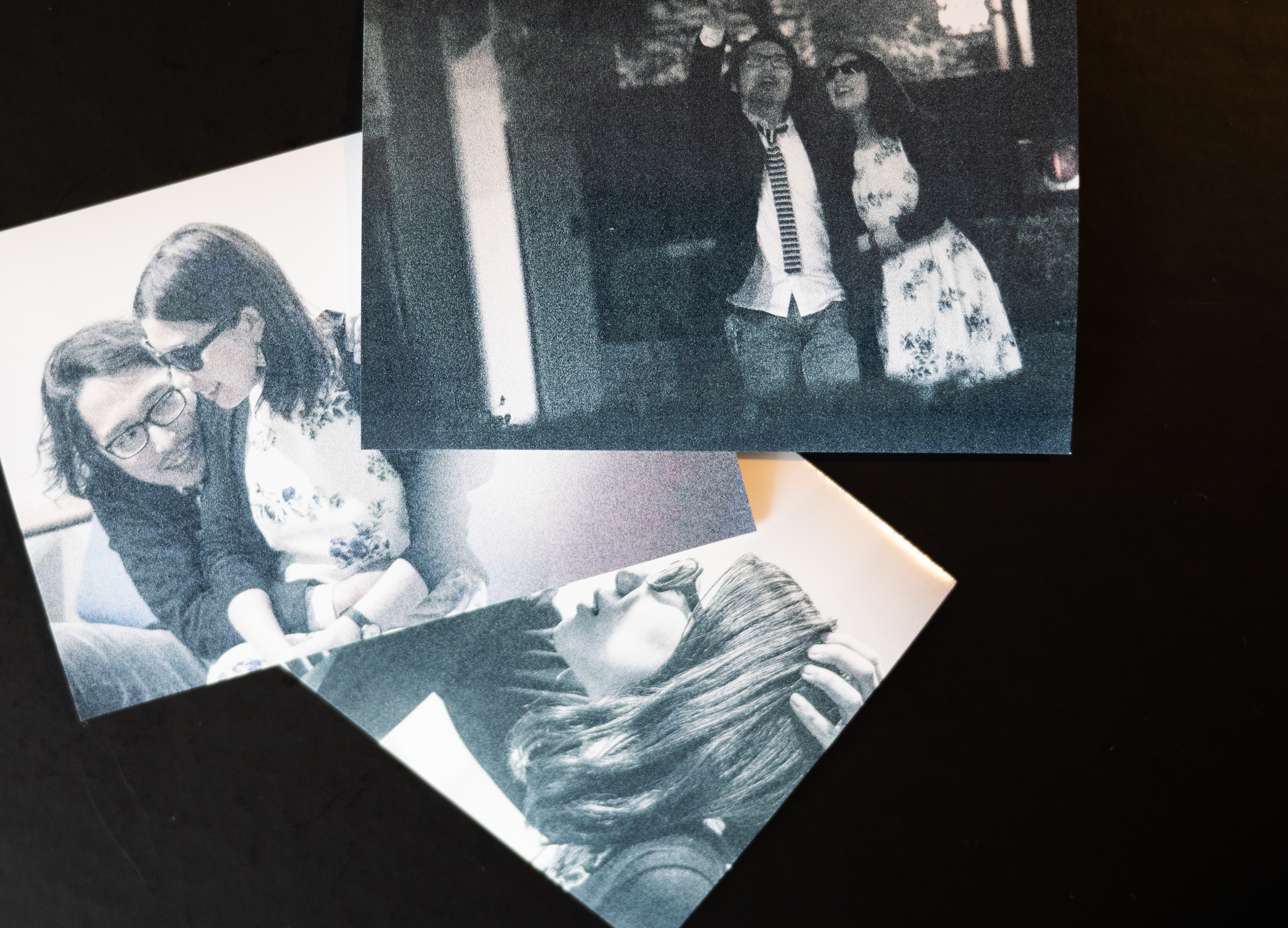 不倫の証拠写真の写真素材 ぱくたそ