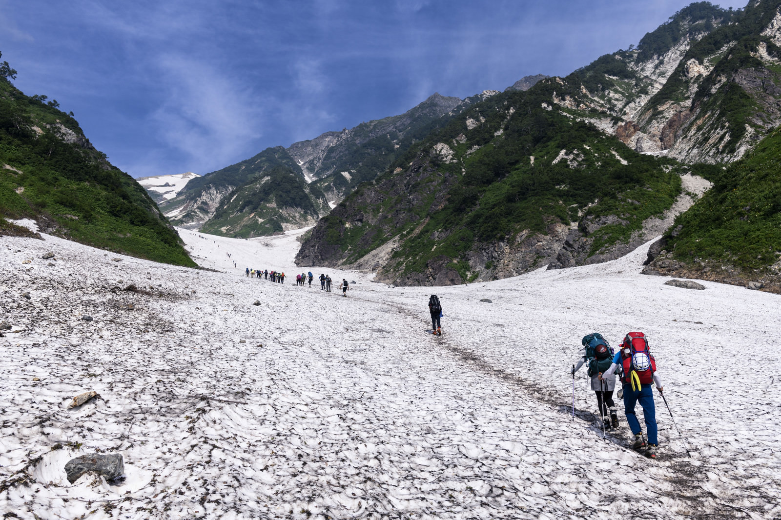 白馬大雪渓を登る登山者 白馬岳 の写真 画像 を無料ダウンロード フリー素材のぱくたそ