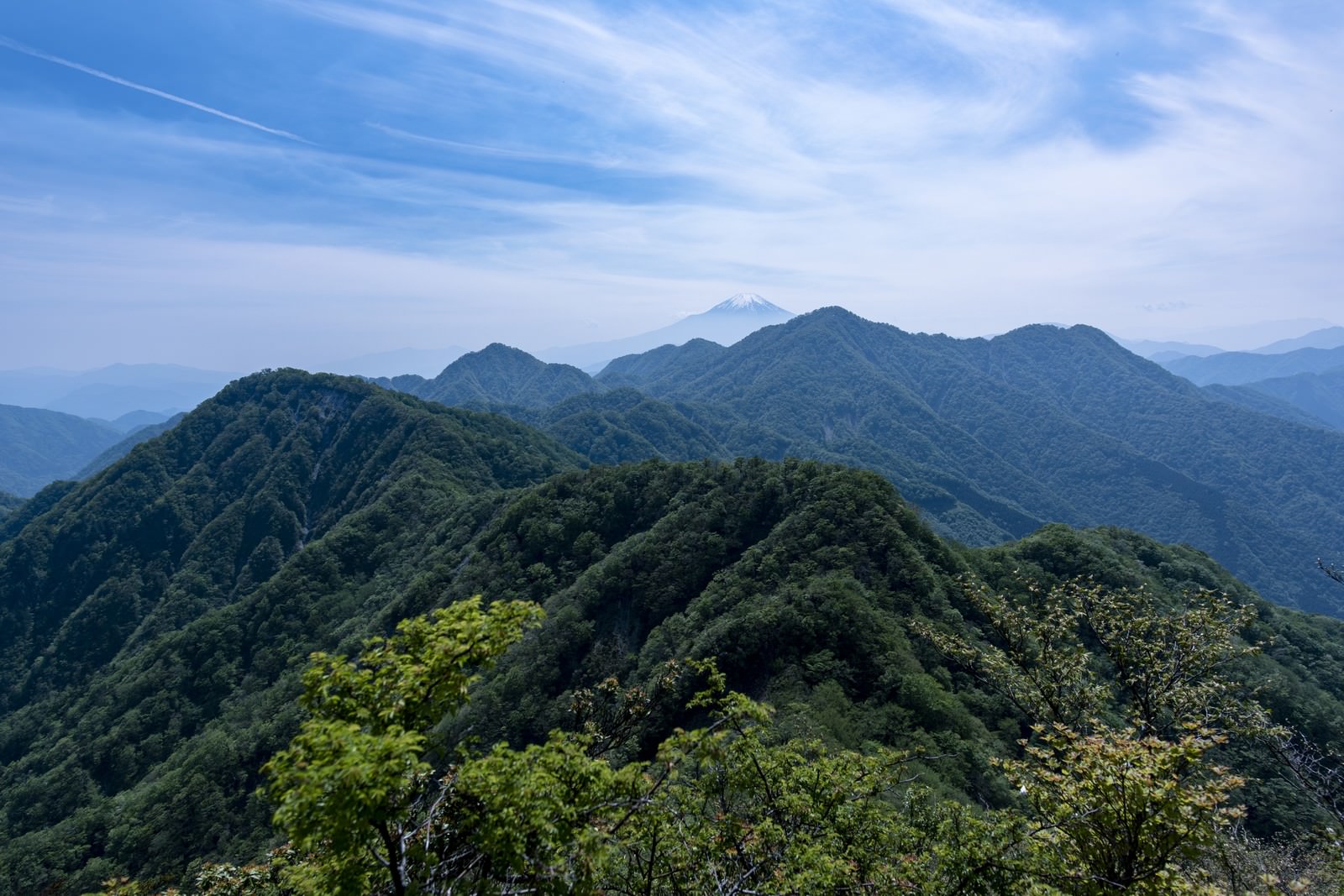 蛭ヶ岳主稜の山並みと富士山の写真を無料ダウンロード フリー素材 ぱくたそ 蛭ヶ岳主稜の山並みと富士山の写真を無料ダウンロード フリー素材 ぱくたそ