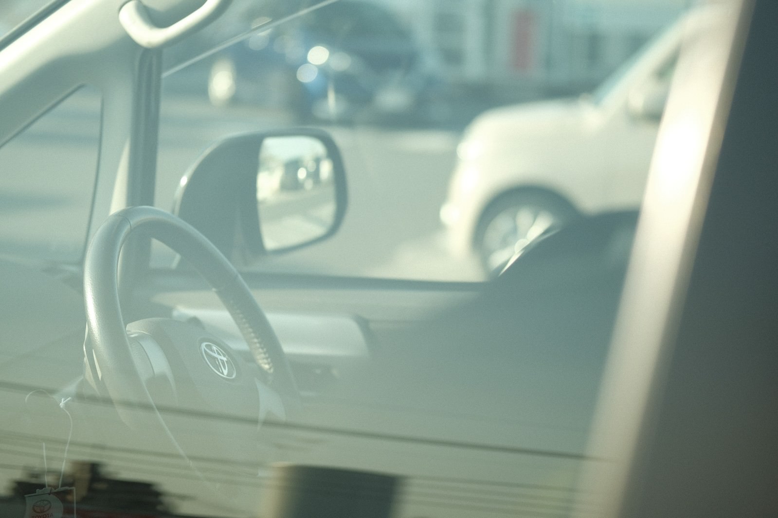 「午後の駐車場」の写真