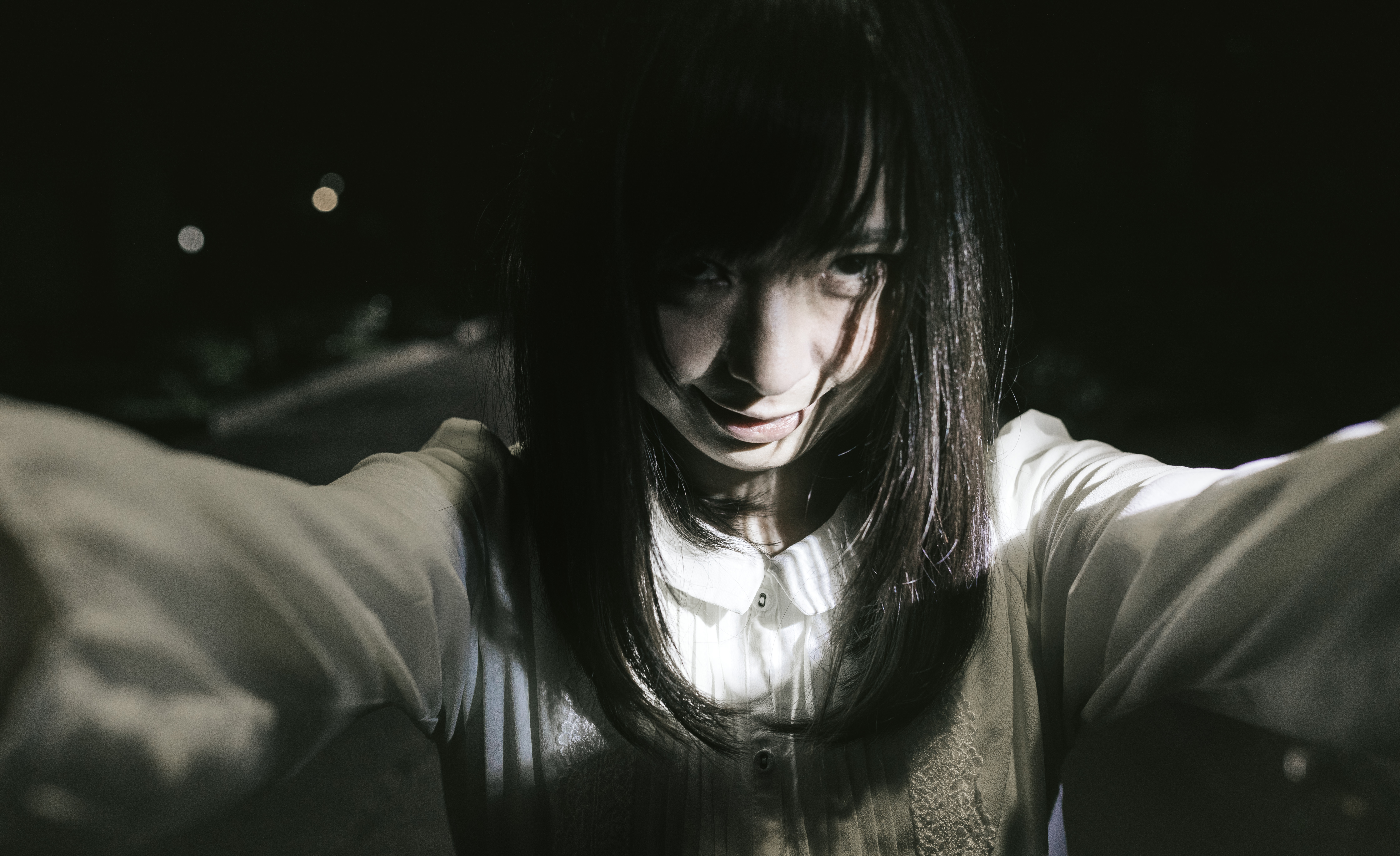 豹変し人格が切り替わった彼女の写真を無料ダウンロード フリー素材 ぱくたそ