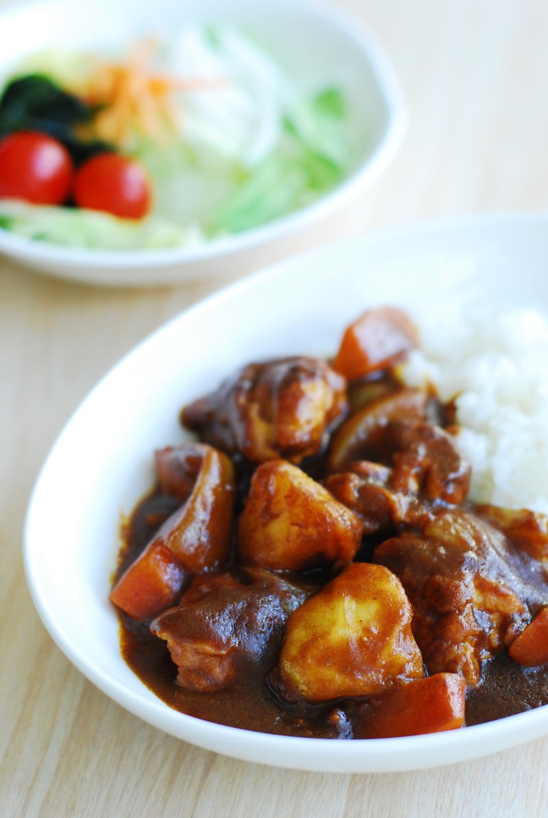 カレーとサラダのフリー素材 ぱくたそ