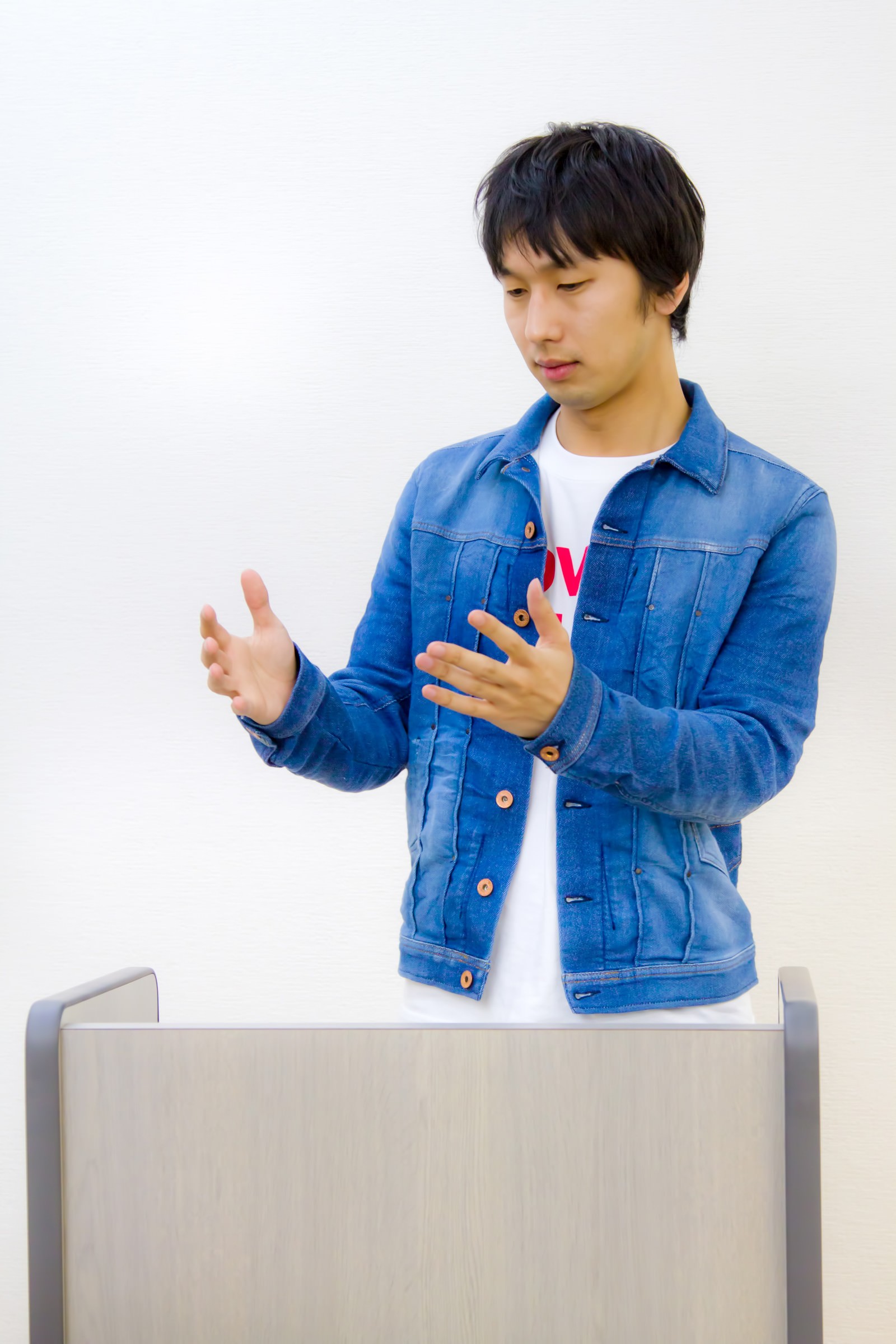 登壇してろくろ回しの写真を無料ダウンロード フリー素材 ぱくたそ 登壇してろくろ回しの写真を無料ダウンロード フリー素材 ぱくたそ