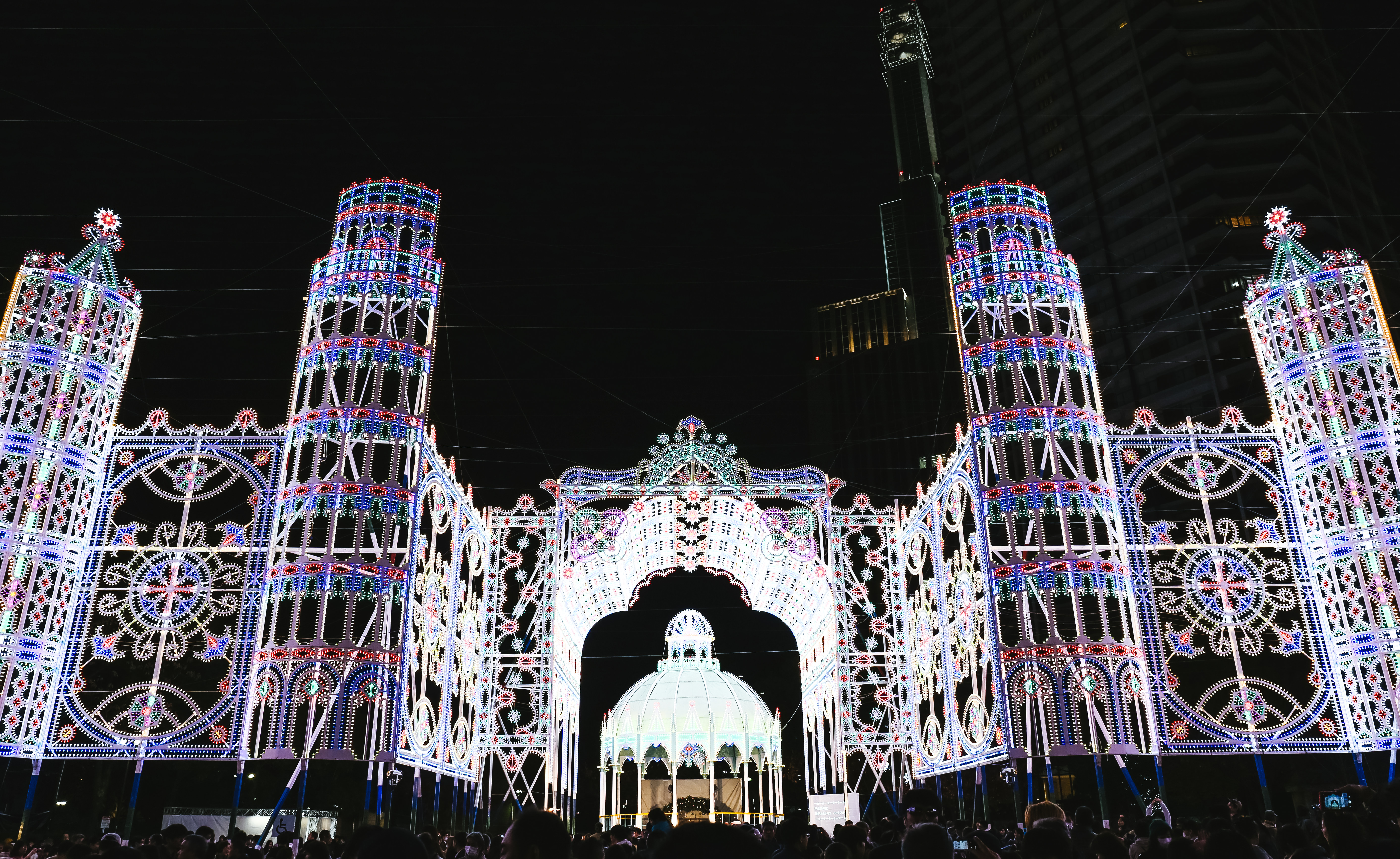 美しい神戸ルミナリエの電飾の写真を無料ダウンロード フリー素材 ぱくたそ