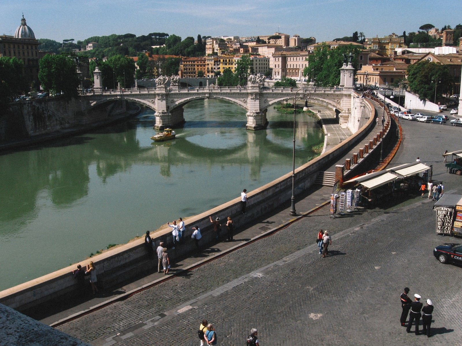 「川と街並み（イタリア）」