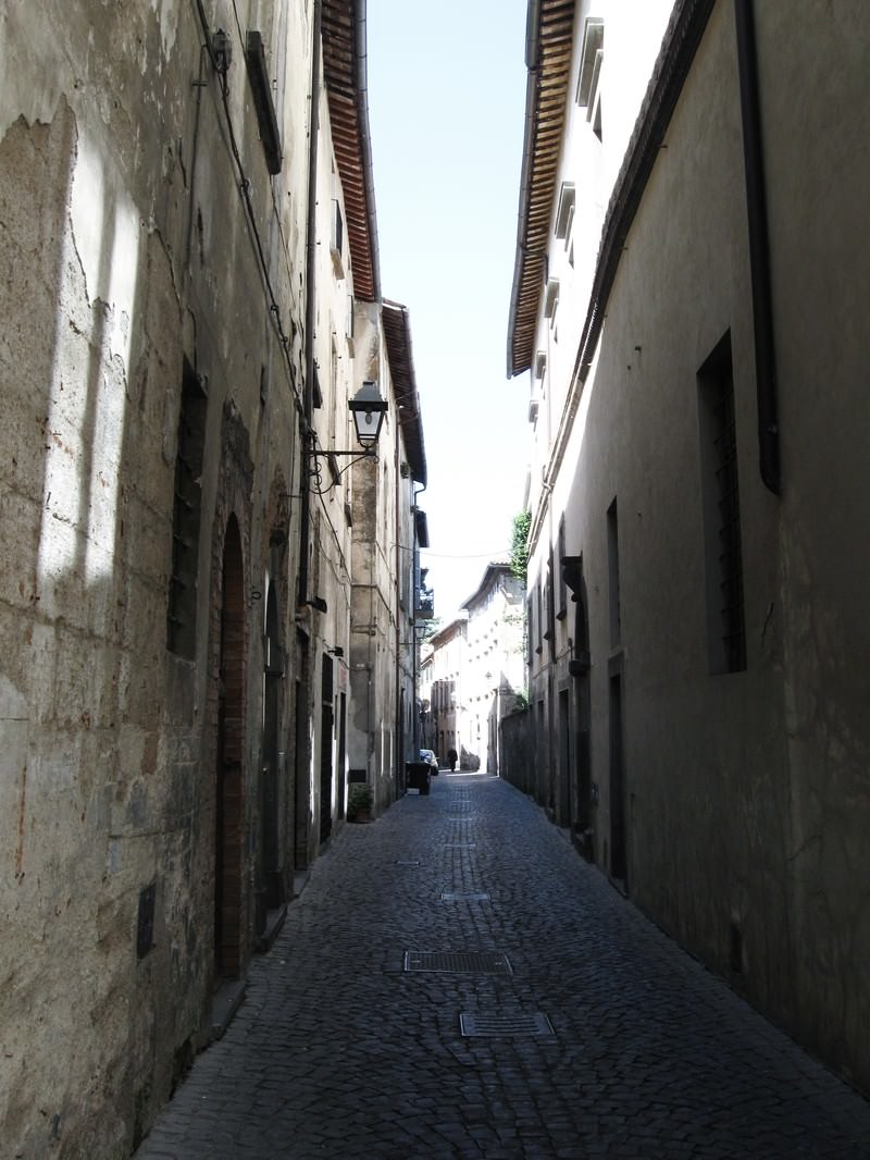 オルヴィエートの路地裏 イタリア の写真を無料ダウンロード フリー素材 ぱくたそ