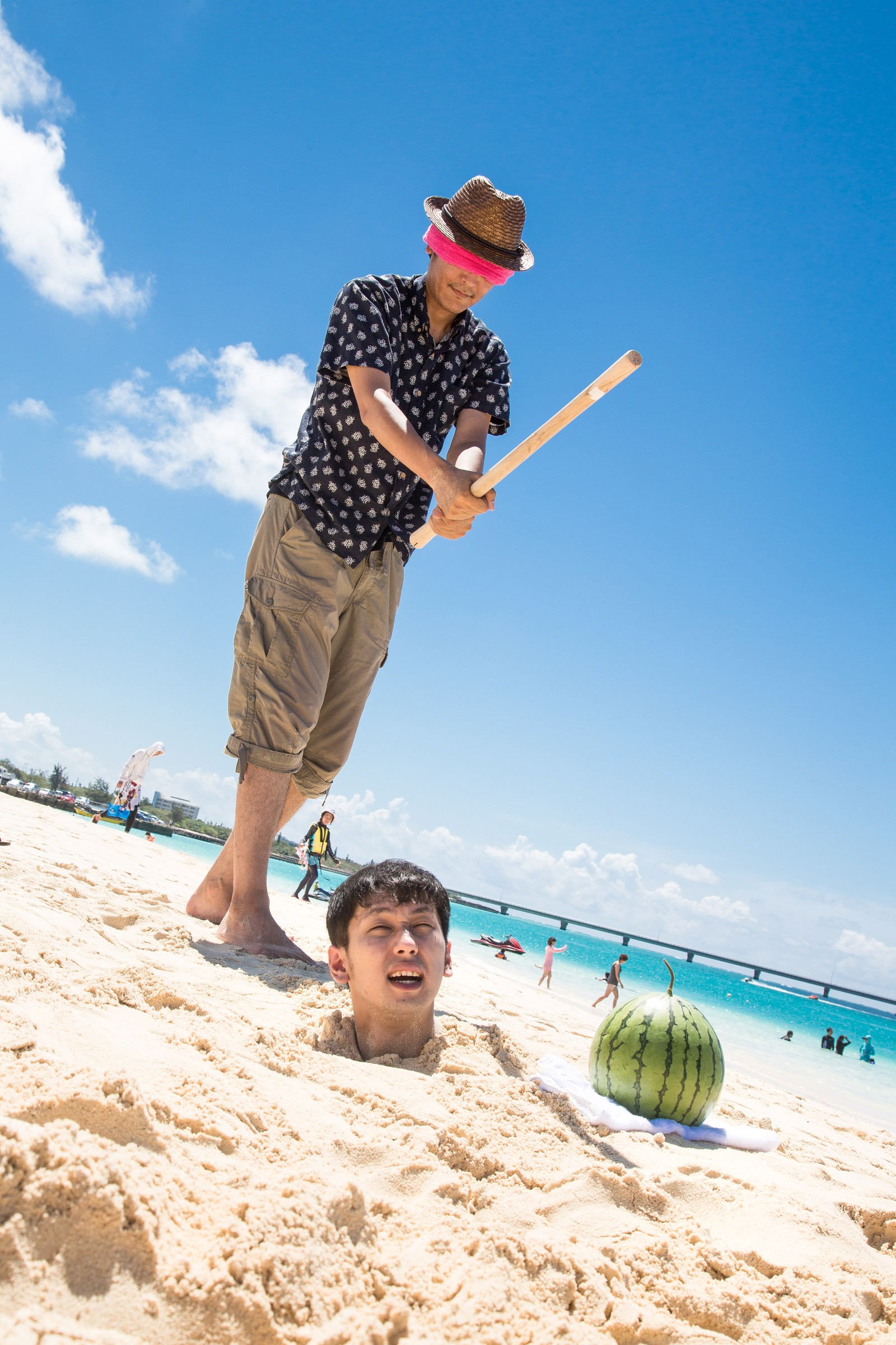 夏の風物詩 スイカ割り の写真素材 ぱくたそ