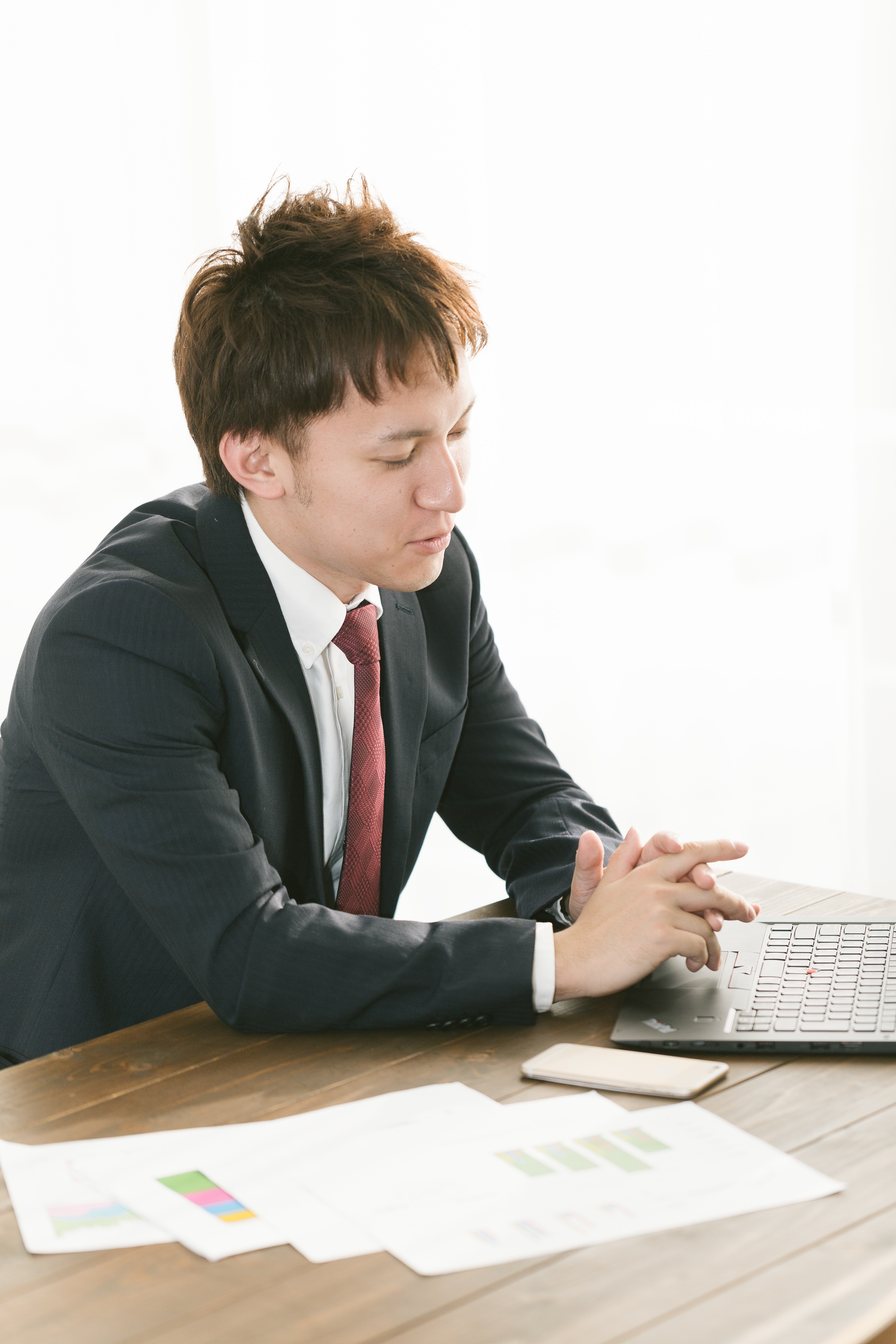 最適なプランを提供しますと営業中の会社員の無料の写真素材 フリー素材 をダウンロード ぱくたそ