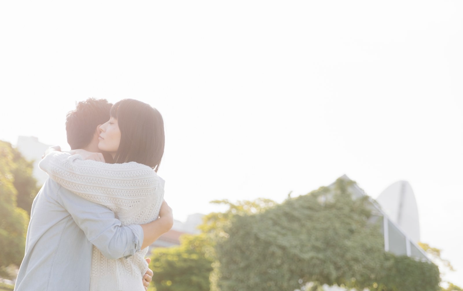 大好きな彼氏とハグの写真素材 ぱくたそ