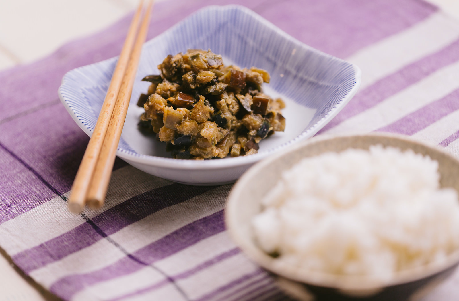 「ご飯がススム茄子味噌 | フリー素材のぱくたそ」の写真