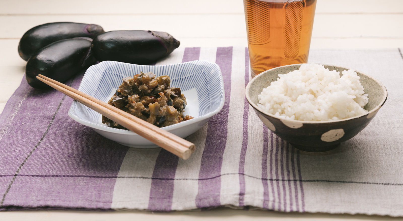 ご飯と相性抜群の茄子味噌のフリー素材