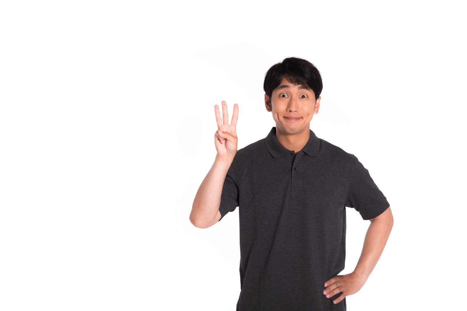 「目を丸くして3本注文 | フリー素材のぱくたそ」の写真［モデル：大川竜弥］