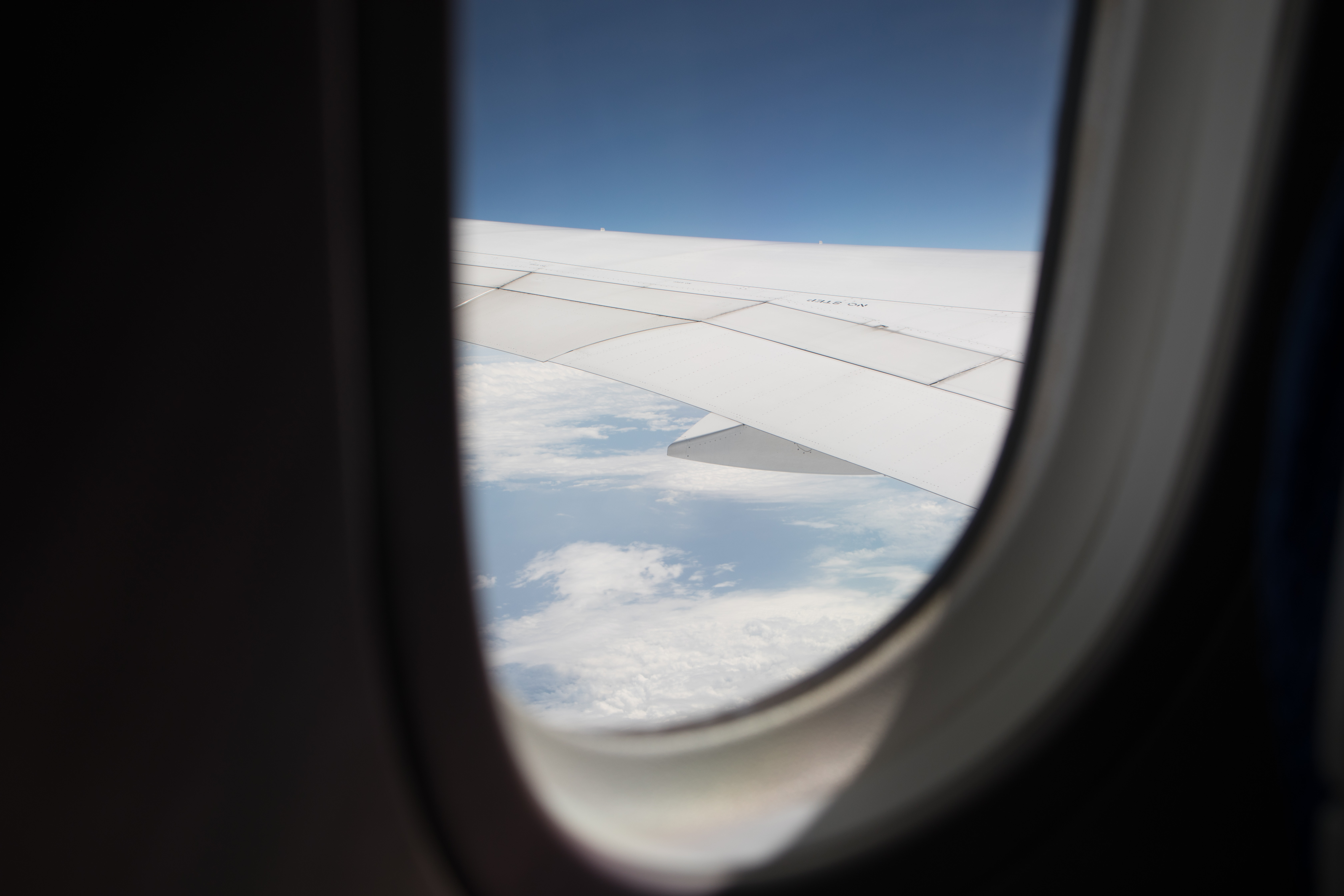 飛行機の窓から見える空の景色の無料写真素材 - ID.20757｜ぱくたそ