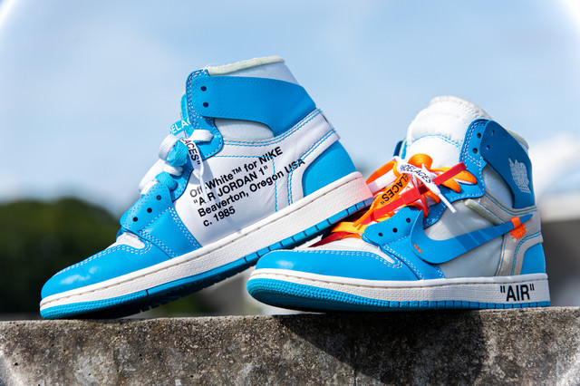 NIKE / OFF WHITE ハイカットスニーカー【がーどまん愛用】 オフホワイト×ナイキのスニーカーの無料の写真素材 - ID.31677｜フリー