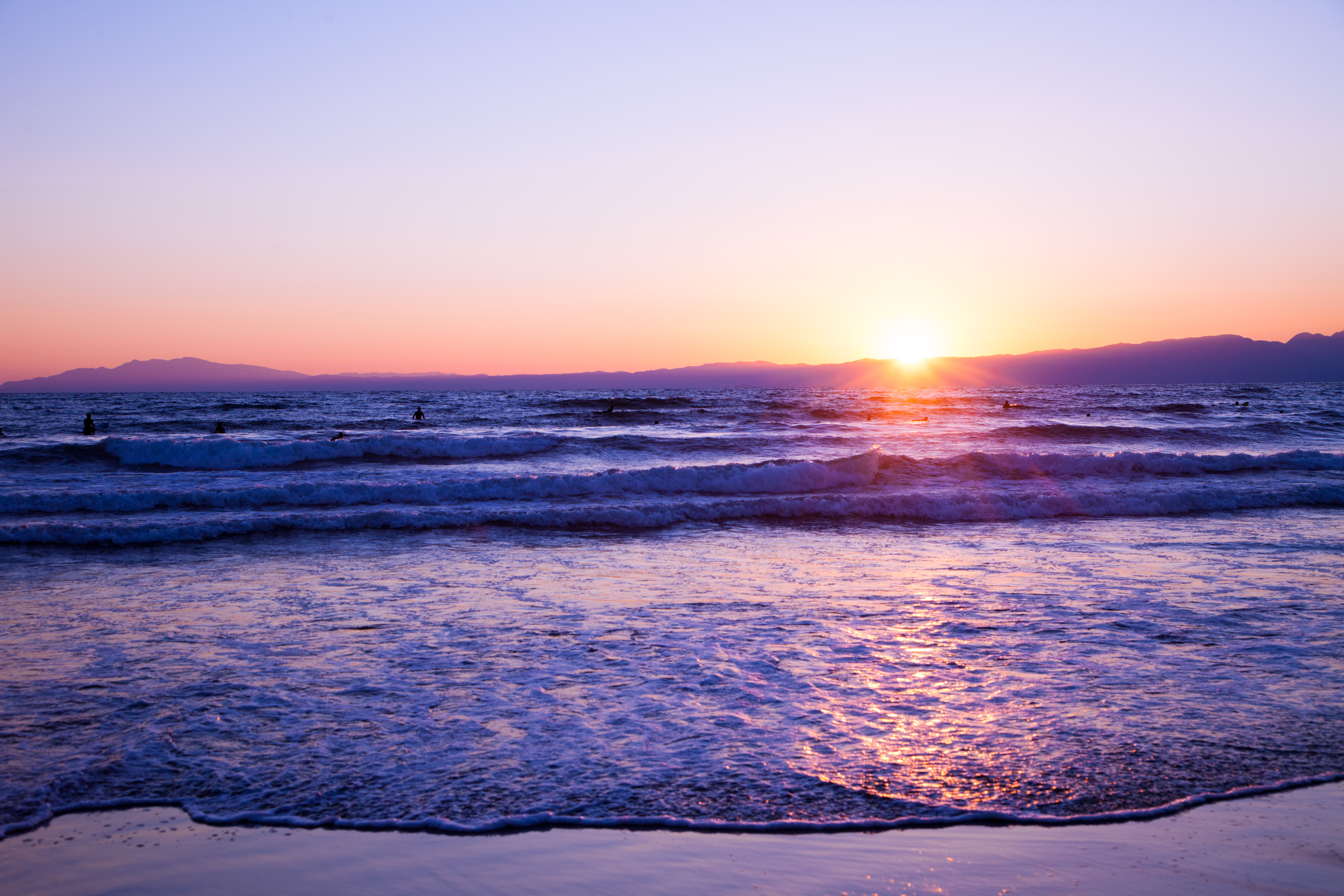 日の出と海の写真 画像 フリー素材 ぱくたそ