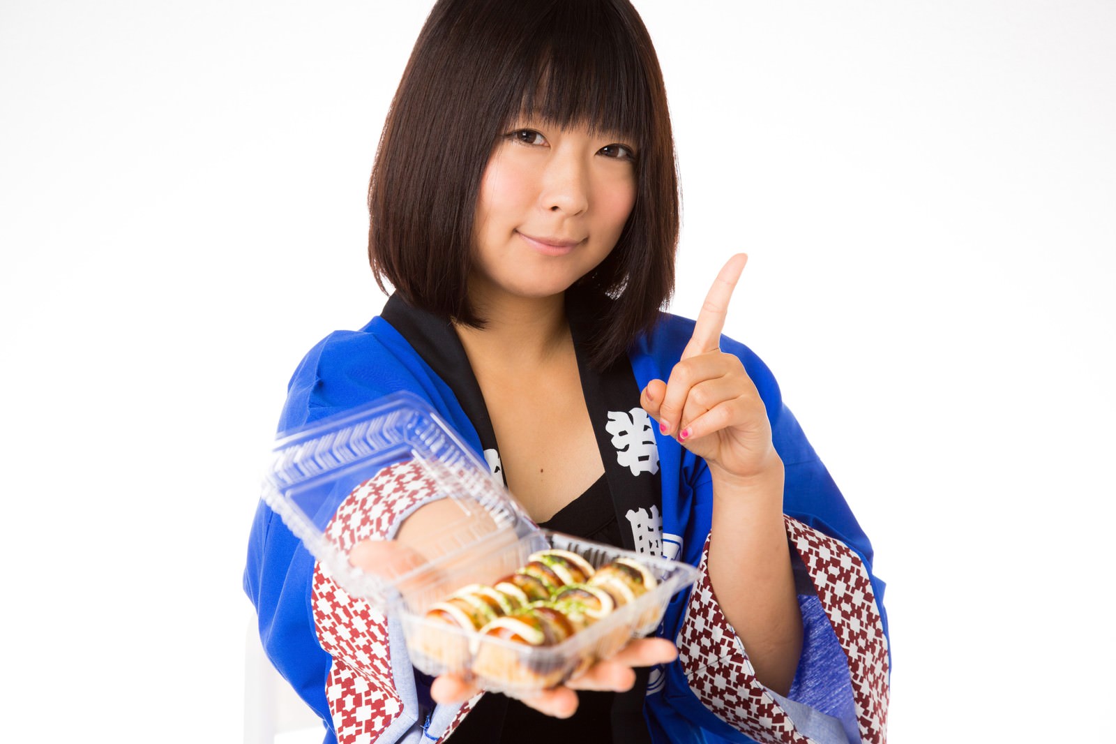 「たこ焼きの個別売りが始まった | フリー素材のぱくたそ」の写真［モデル：にゃるる］