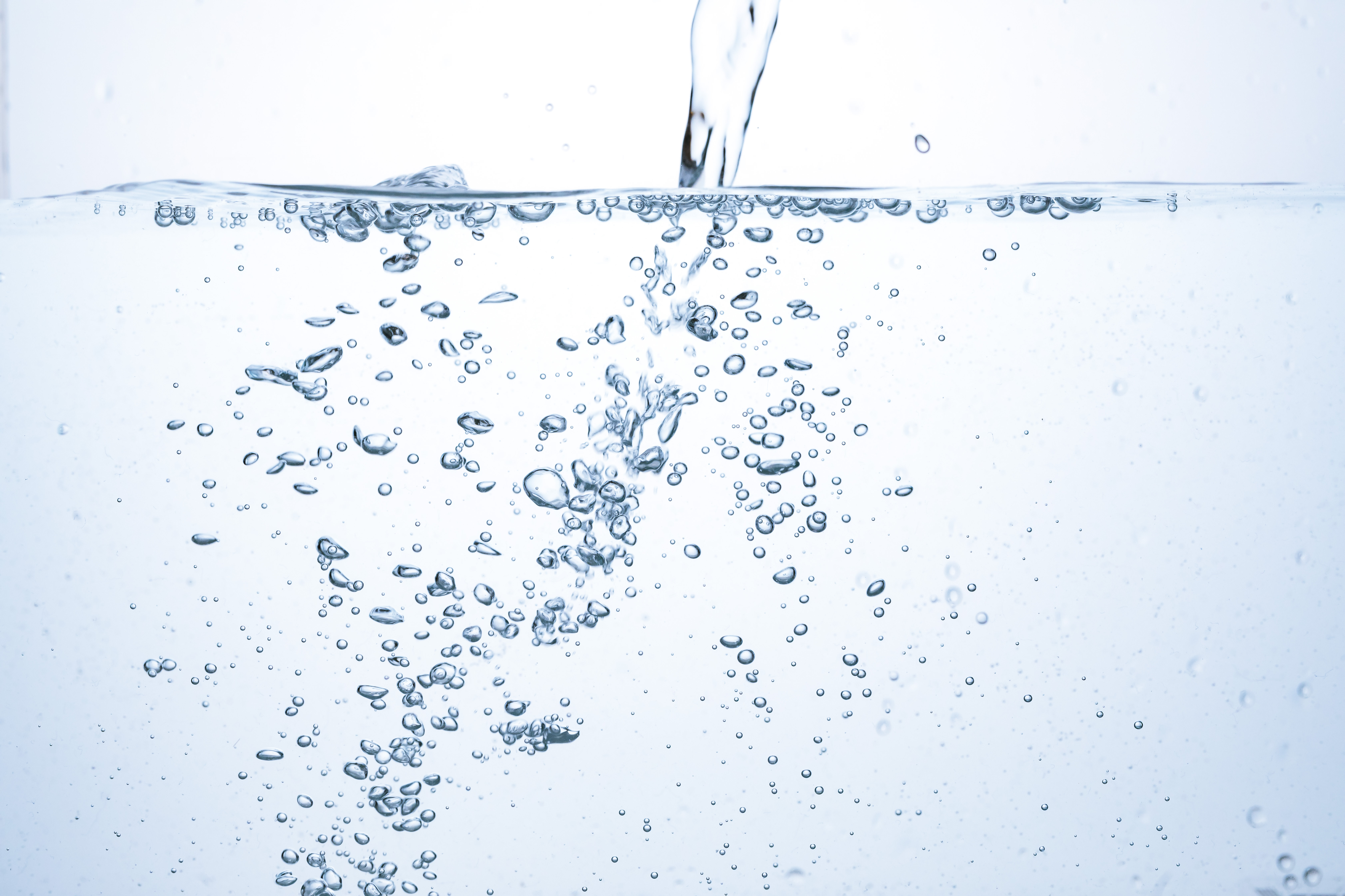 水を注いだ瞬間の気泡の写真素材 ぱくたそ 水を注いだ瞬間の気泡の写真素材 ぱくたそ