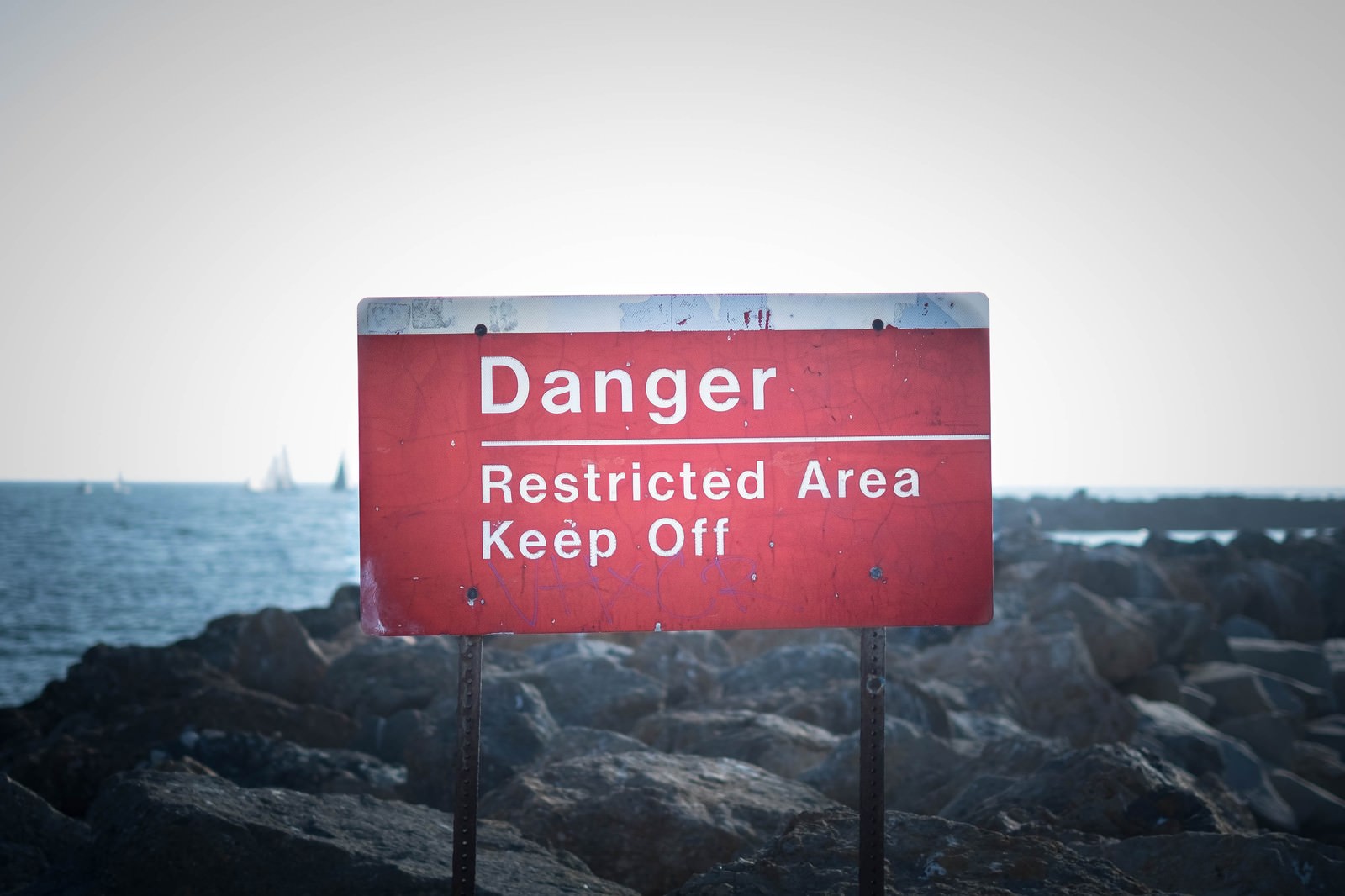 「Danger（危険！制限区域）」の写真