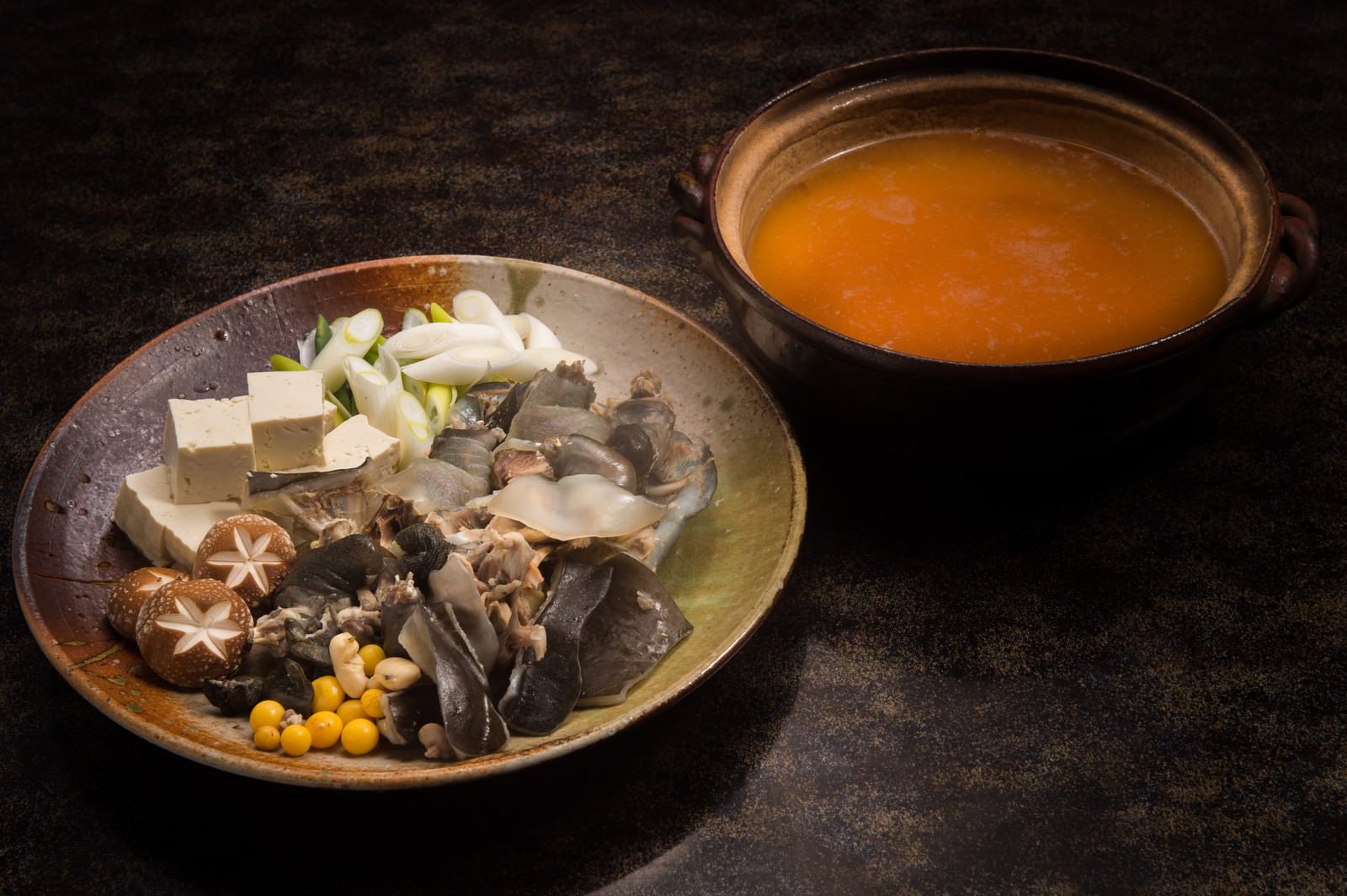 「料理宿栄太郎のすっぽん鍋（提供：平湯温泉の長瀬スッポン養殖場） | フリー素材のぱくたそ」の写真